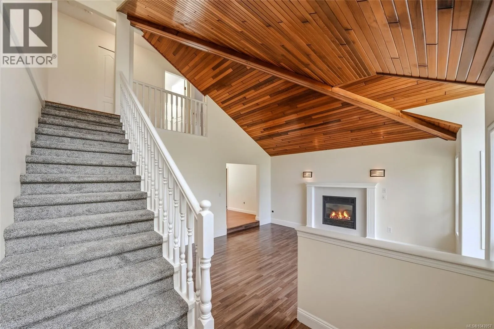 1688 Maple Bay Rd