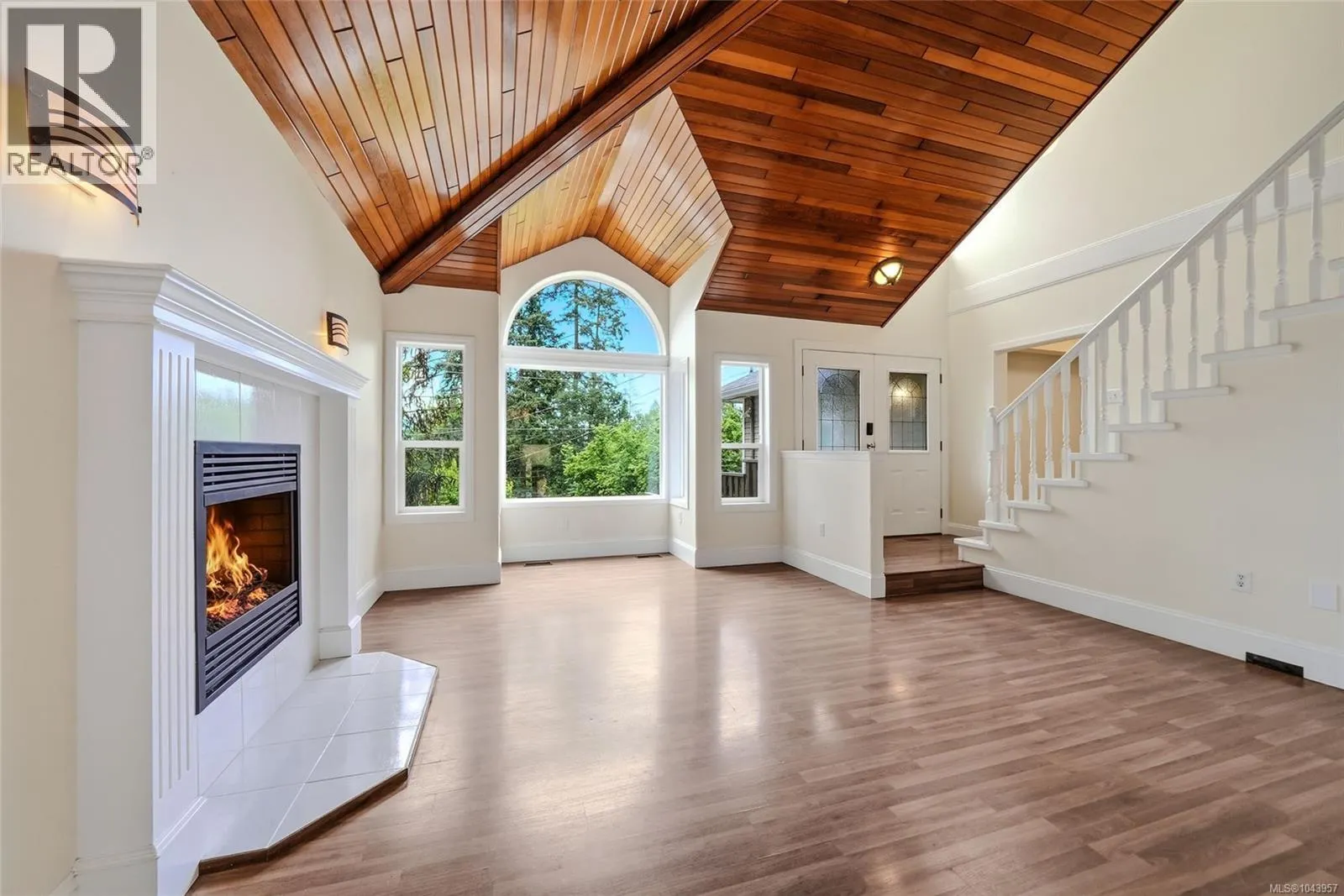 1688 Maple Bay Rd