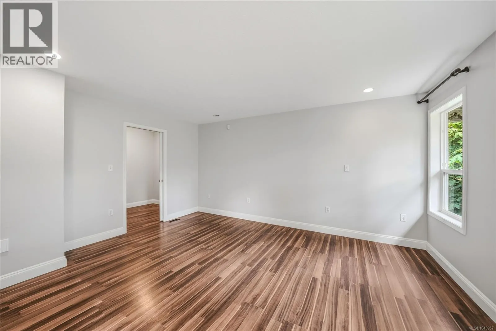 1688 Maple Bay Rd