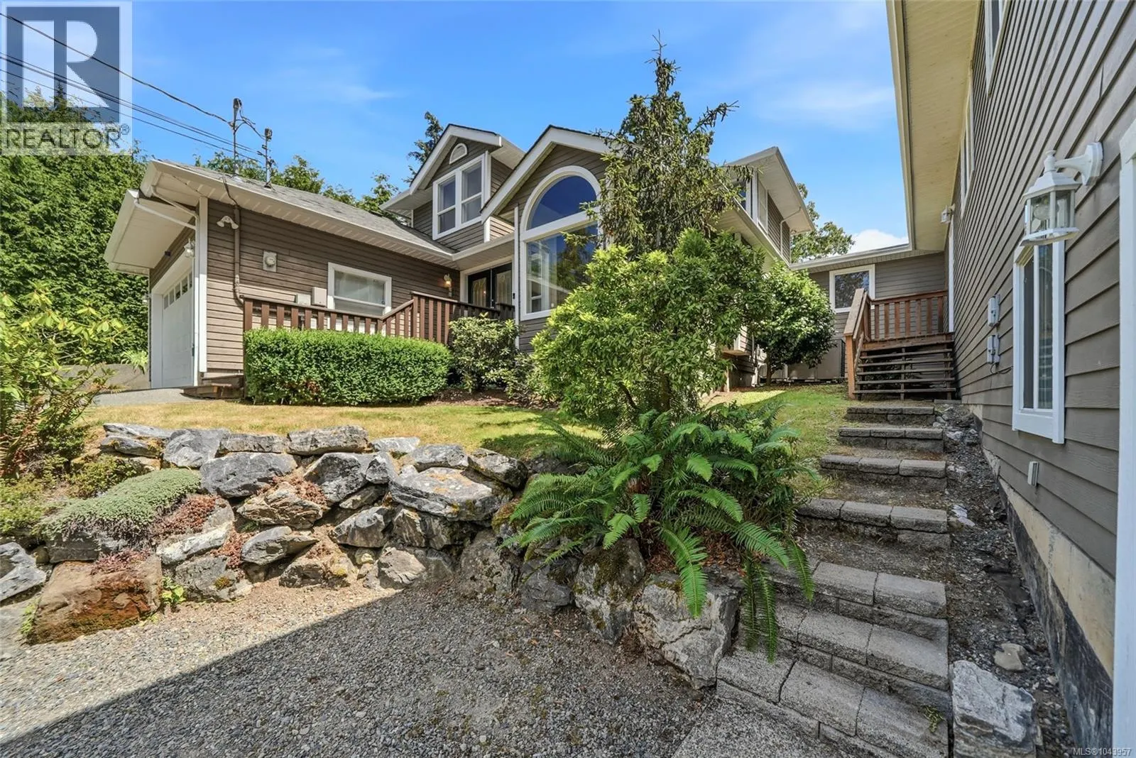1688 Maple Bay Rd