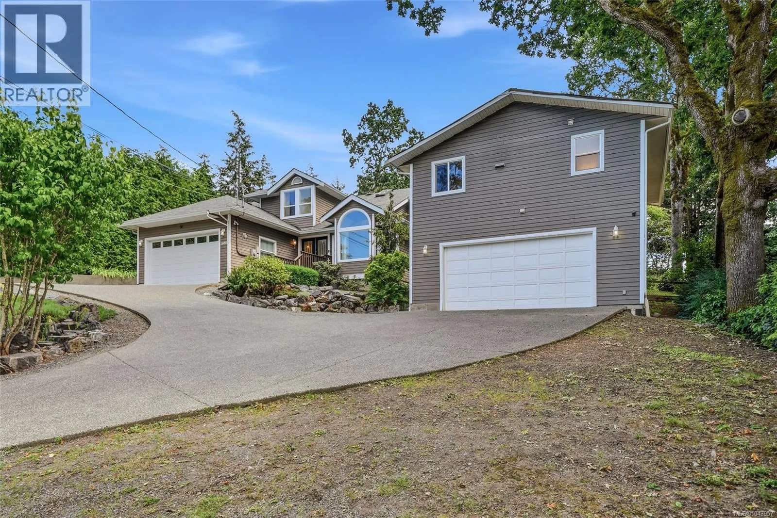 1688 Maple Bay Rd