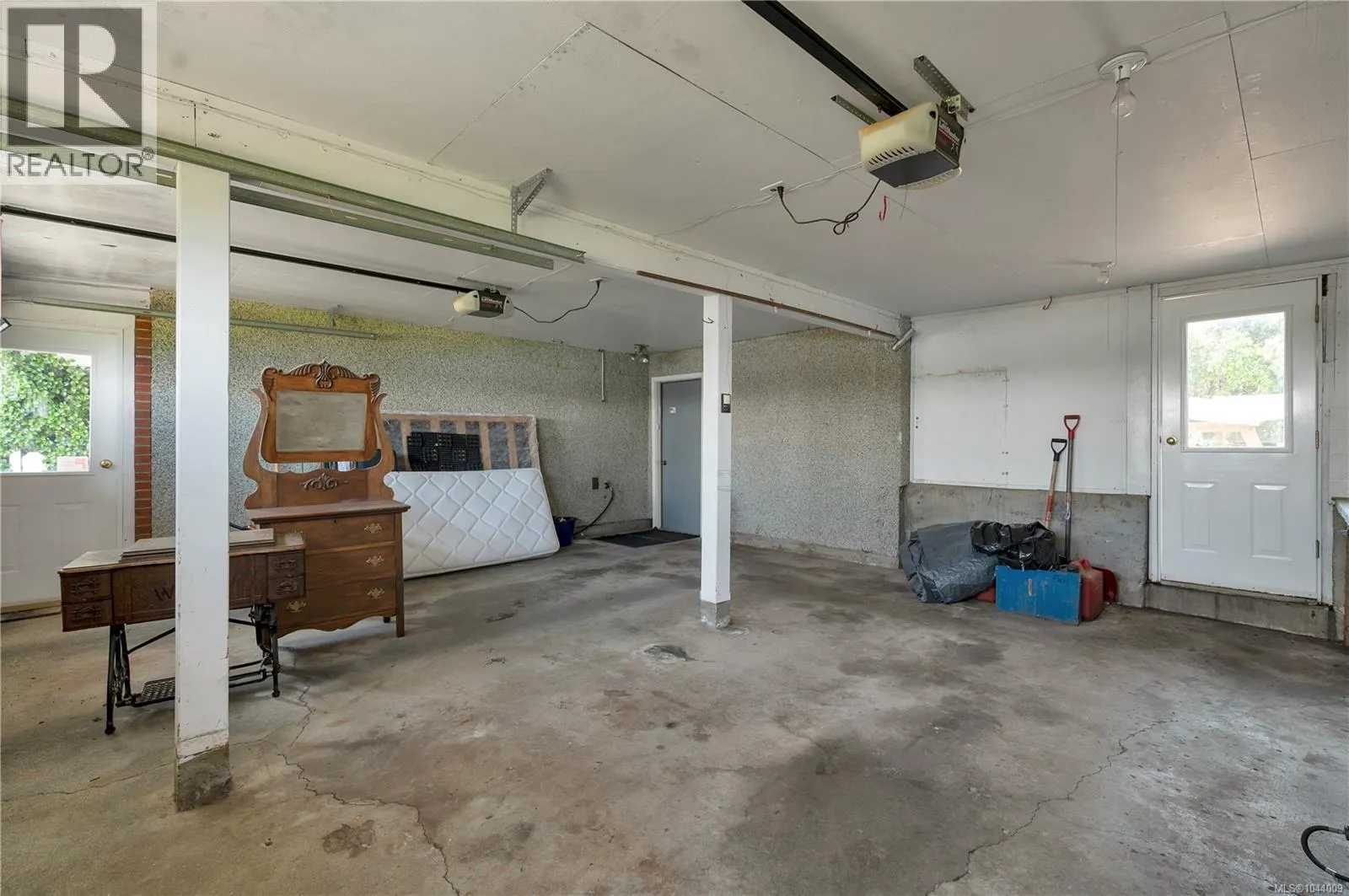 244 Alder St S