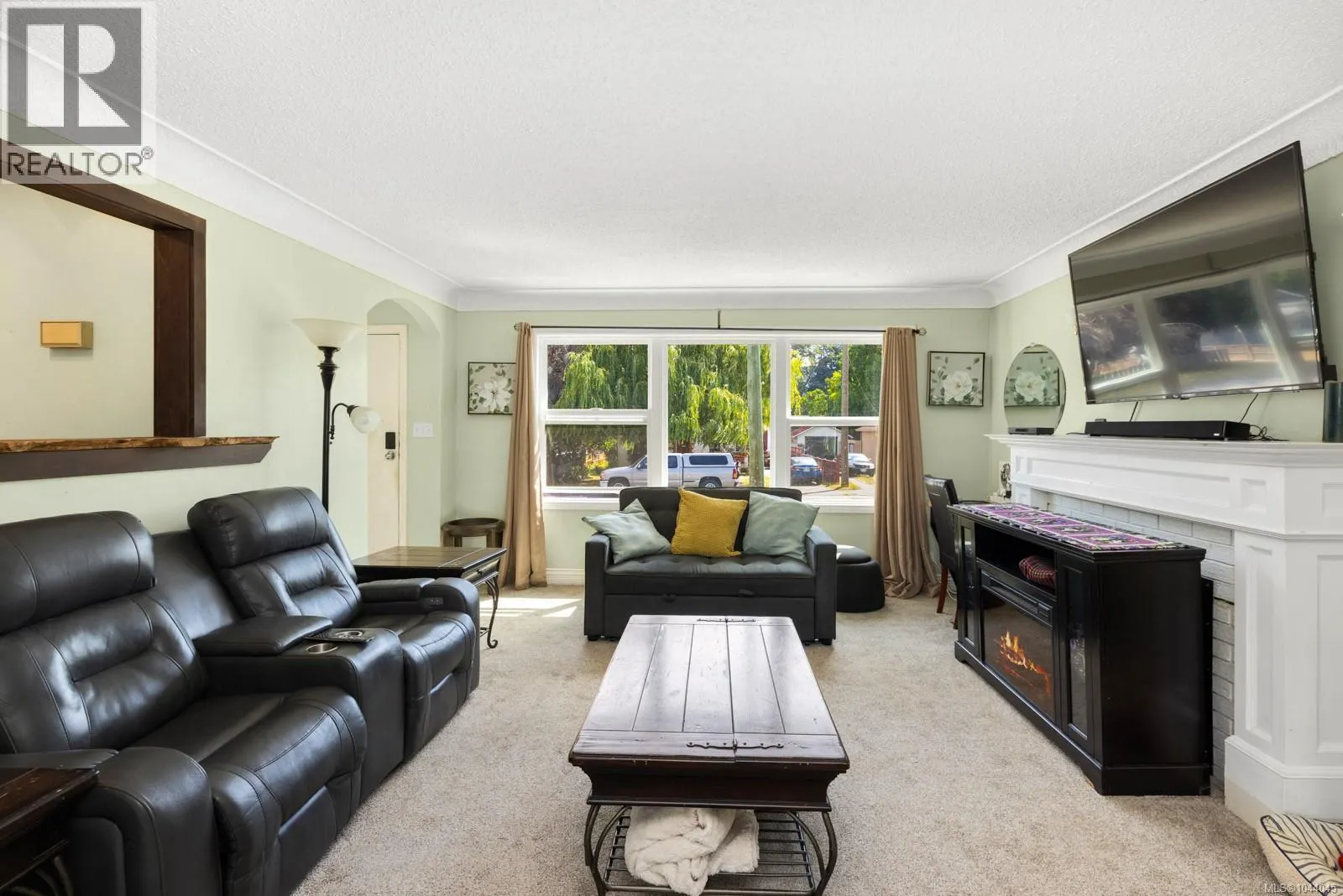 461 Howard Ave