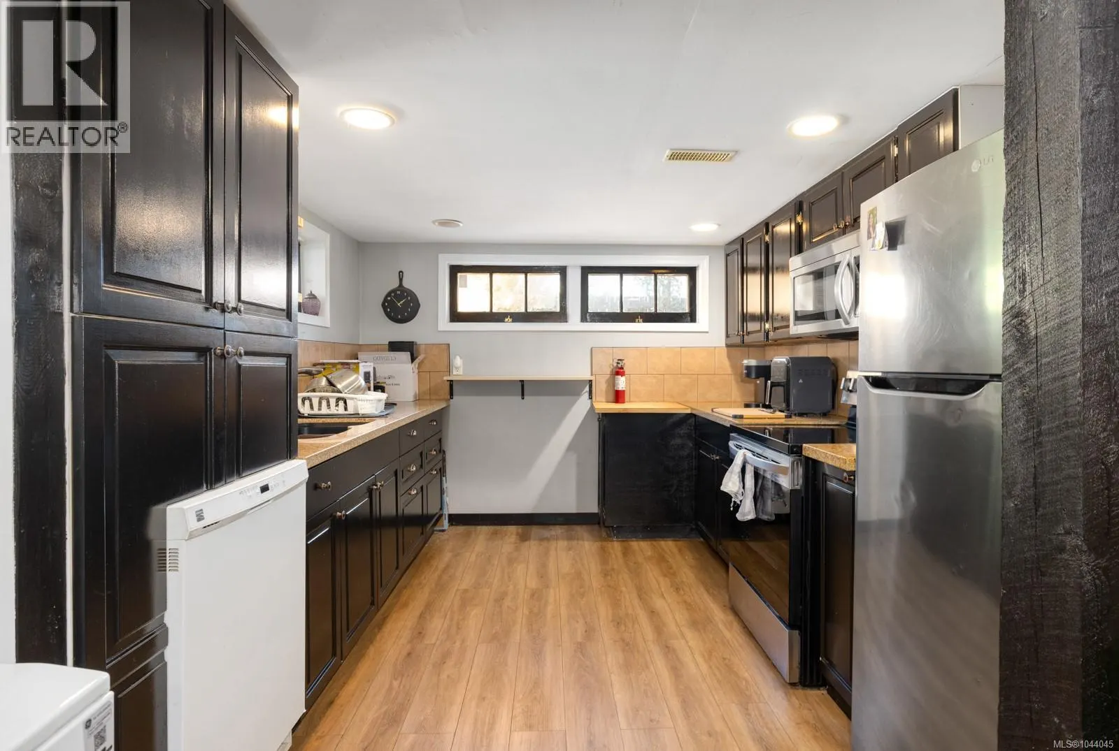 461 Howard Ave