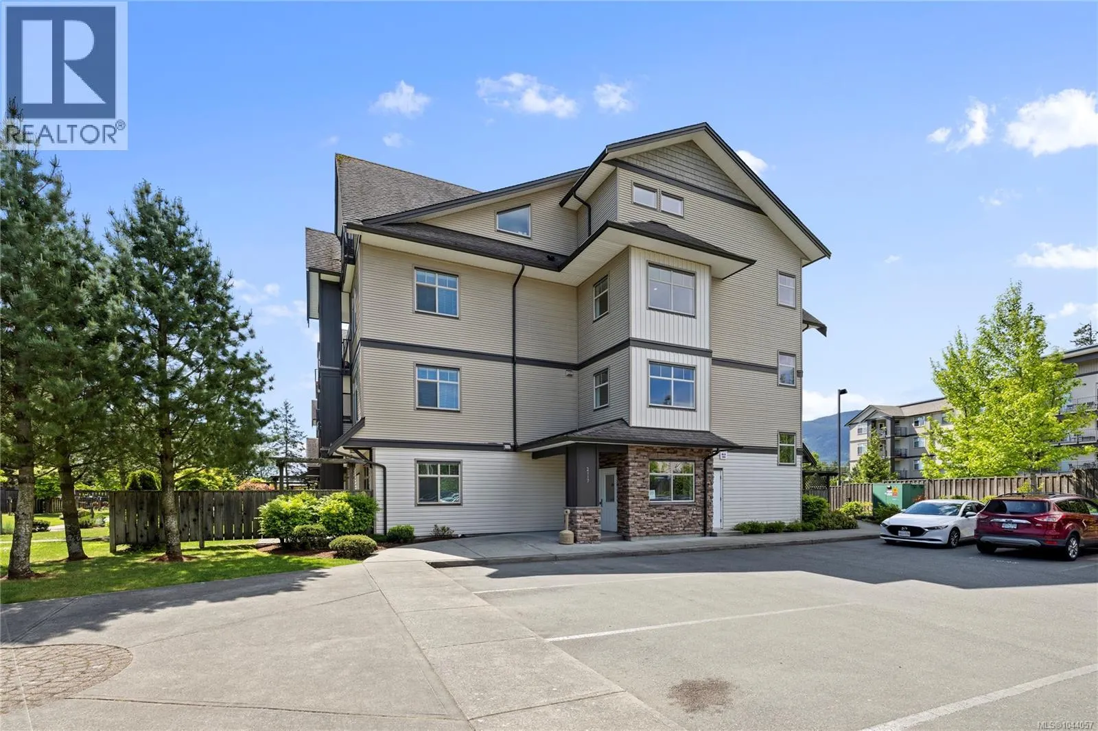 204 2117 Meredith Rd