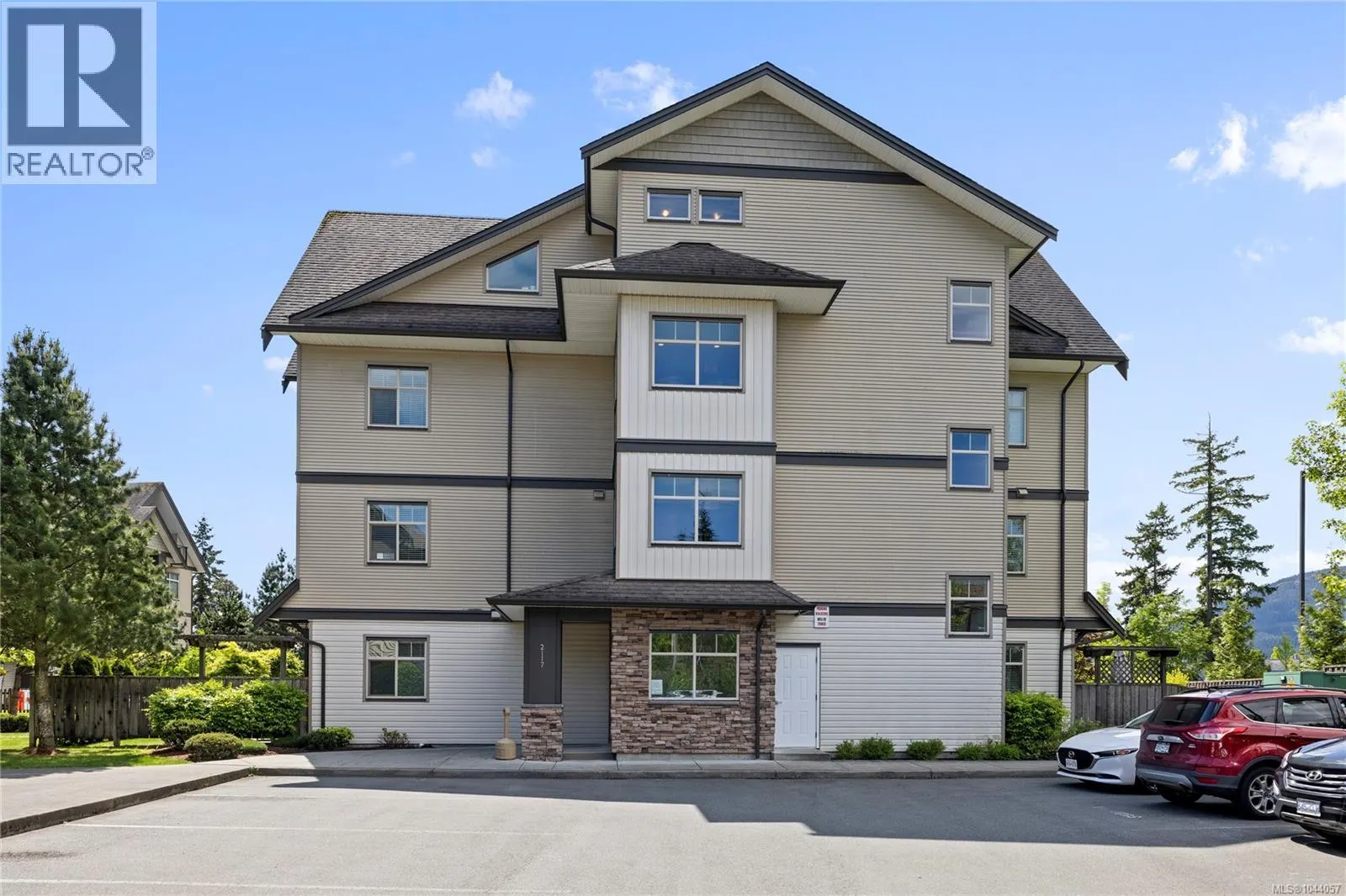204 2117 Meredith Rd
