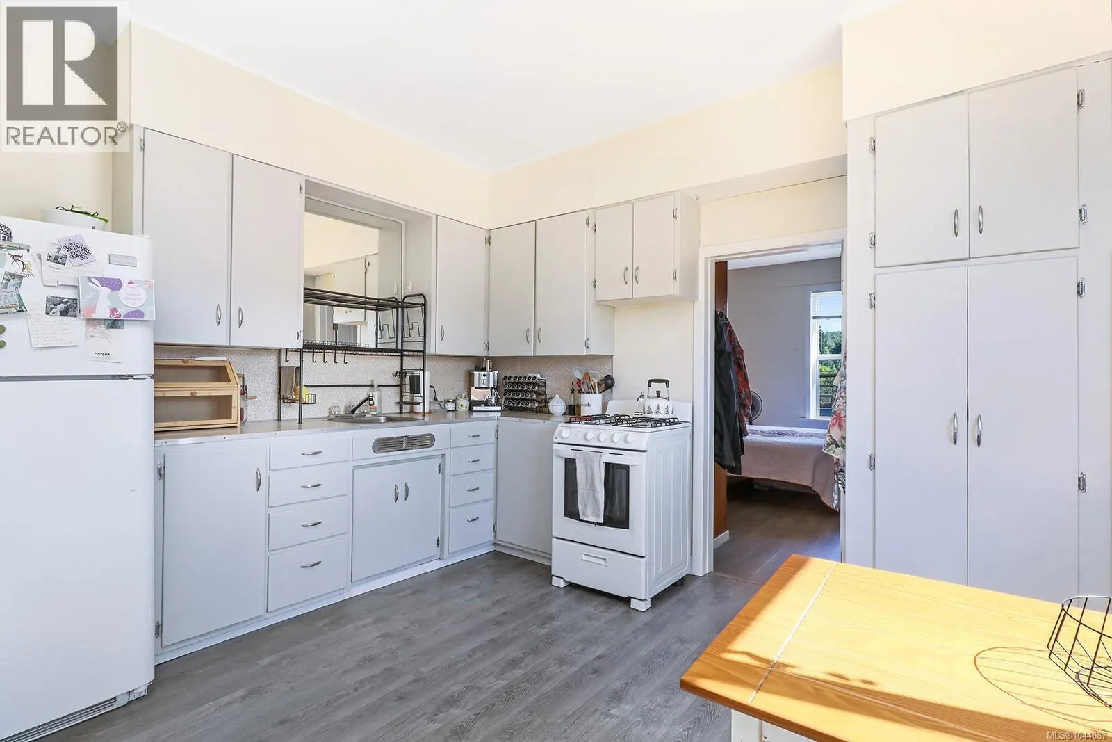 2780 Dunsmuir Ave