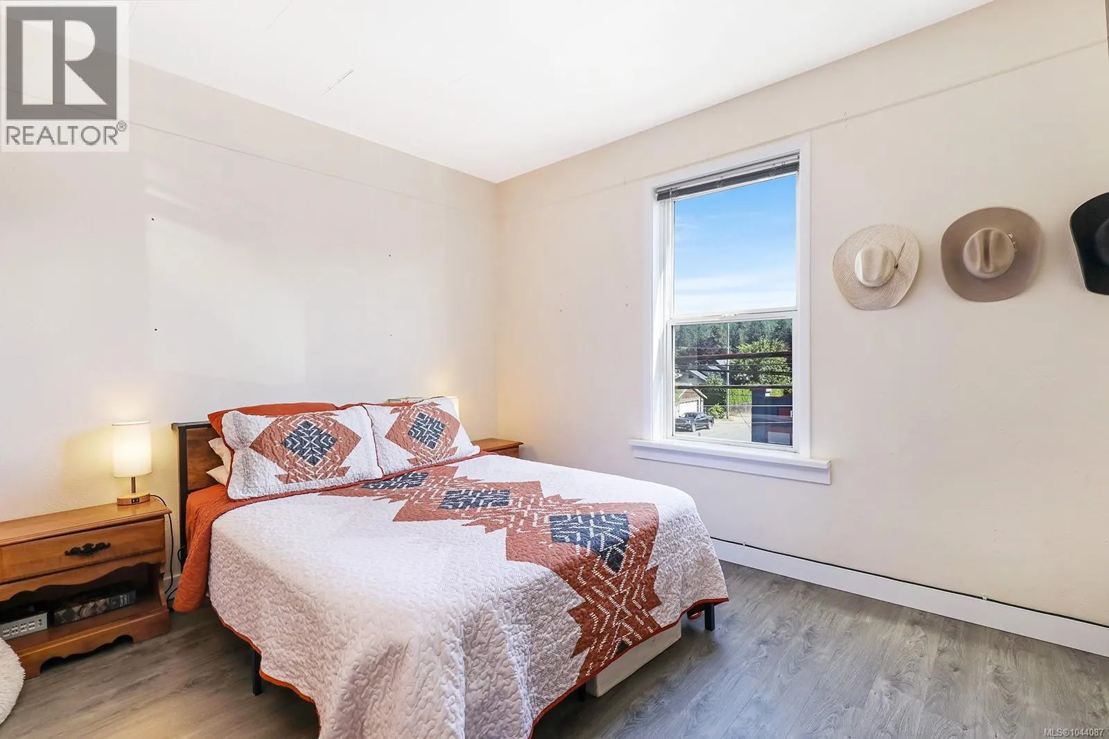 2780 Dunsmuir Ave