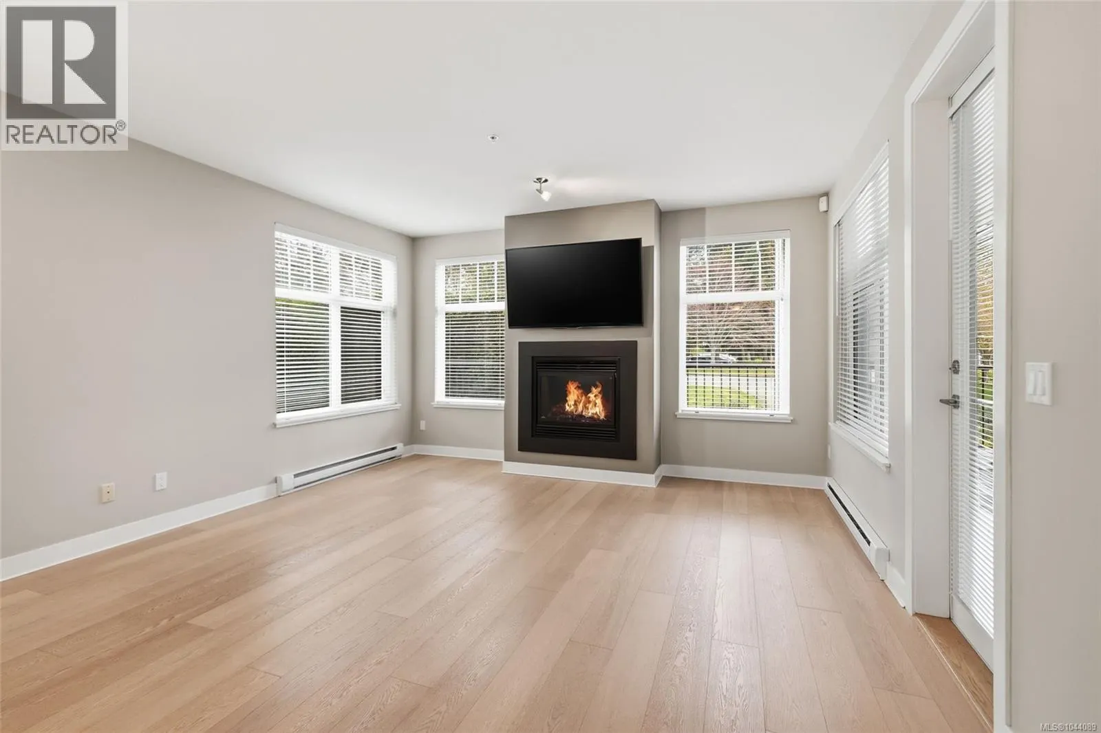 101 1325 Cape Cod Dr