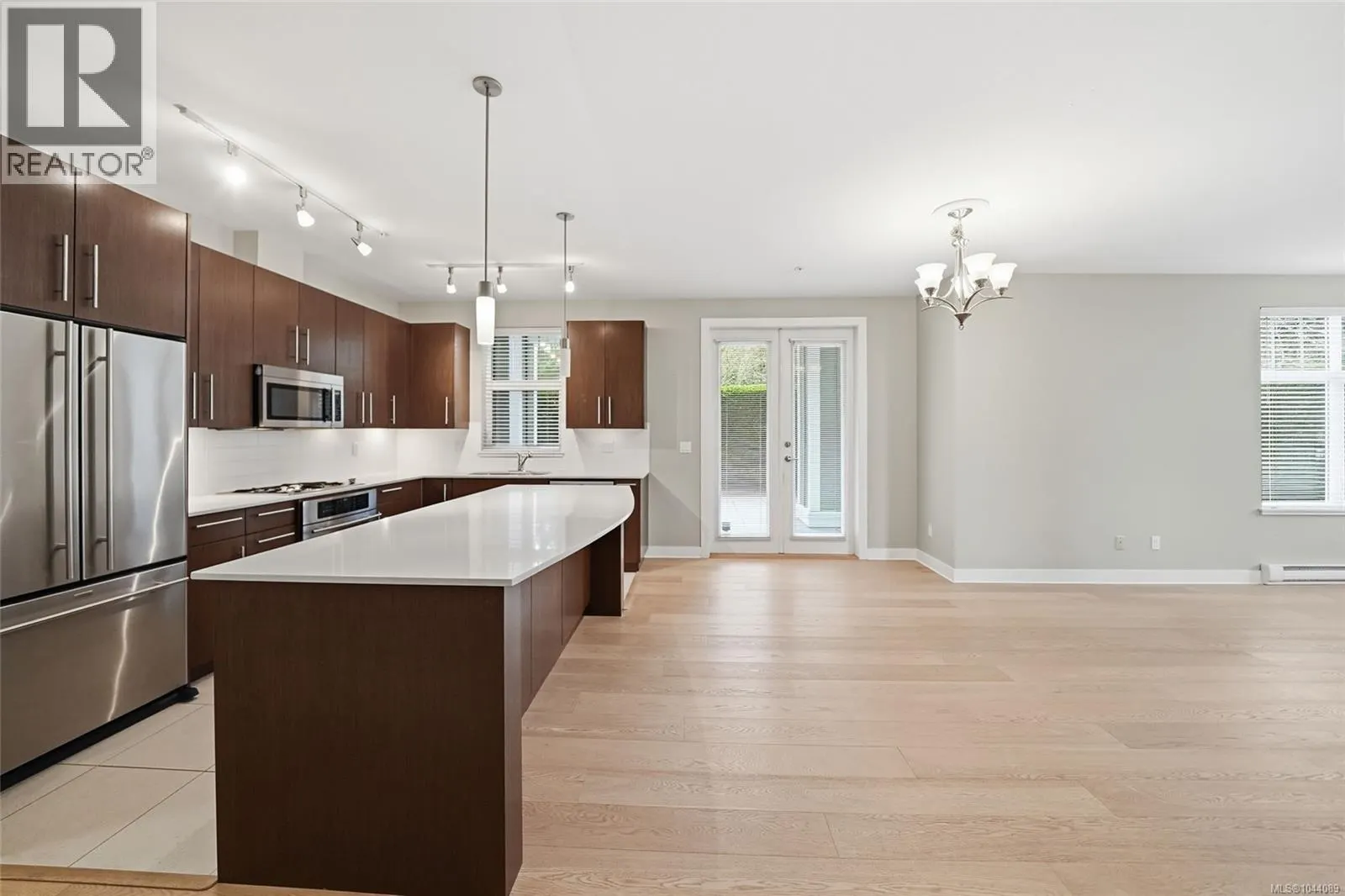 101 1325 Cape Cod Dr
