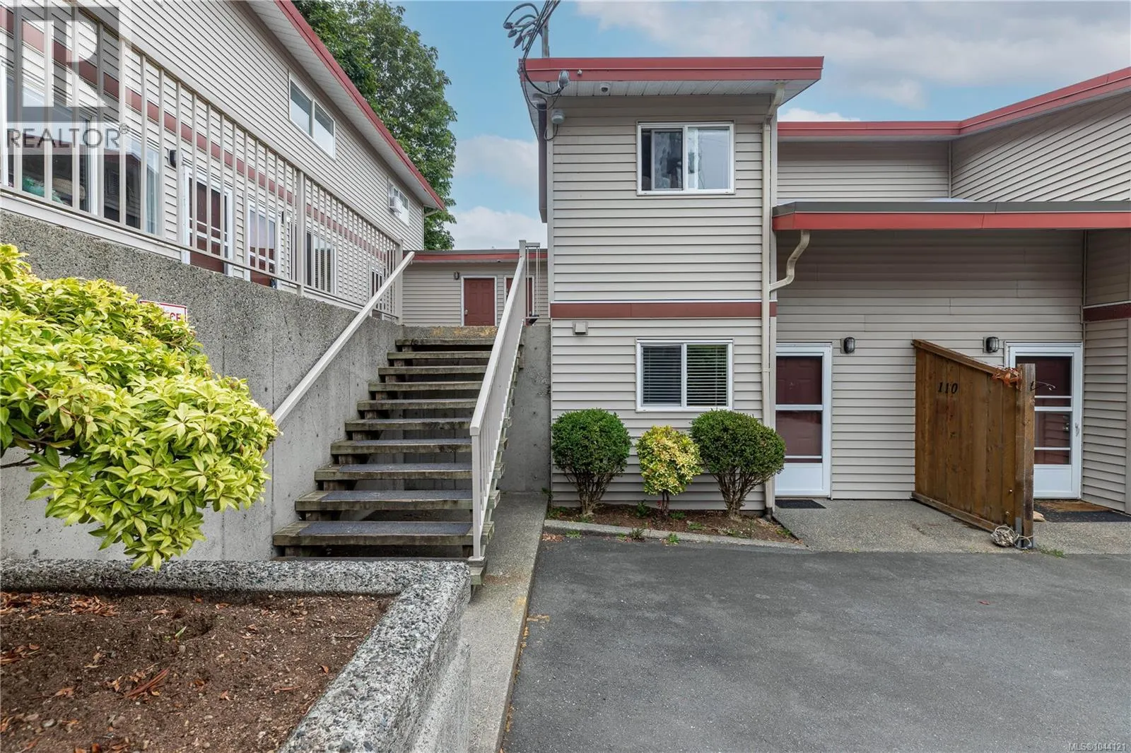 110 824 Island Hwy S