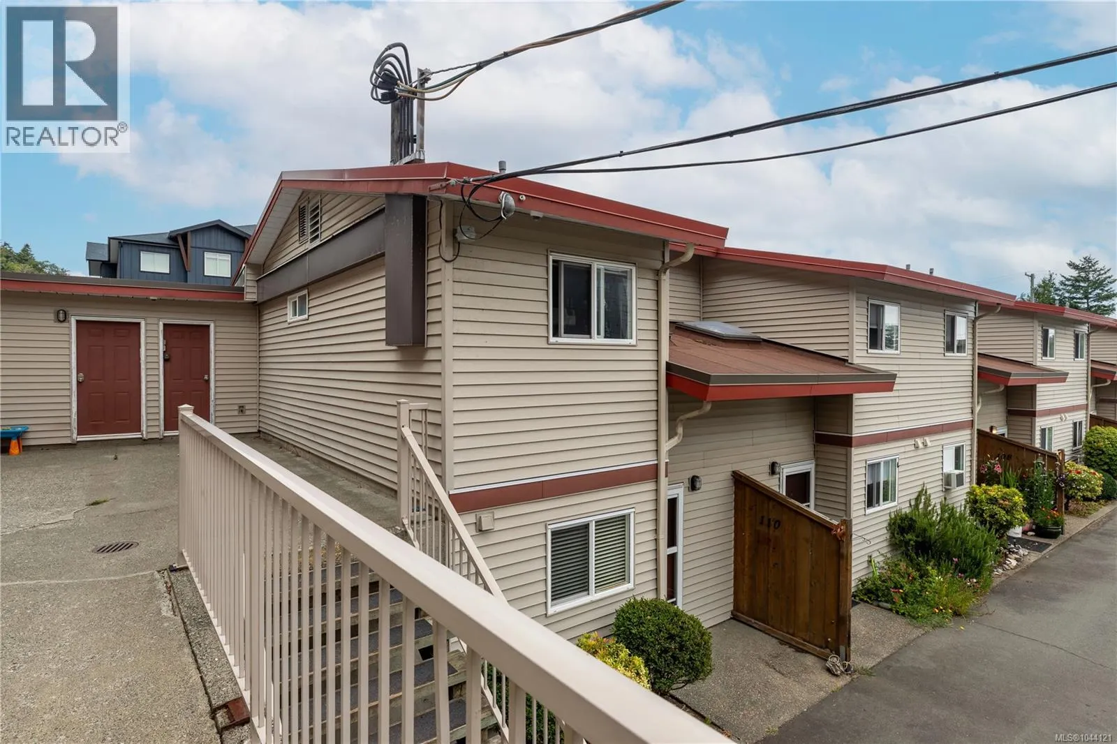 110 824 Island Hwy S