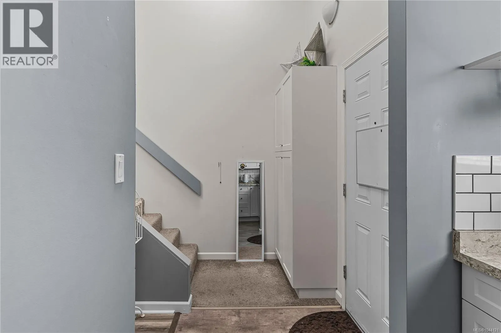 110 824 Island Hwy S