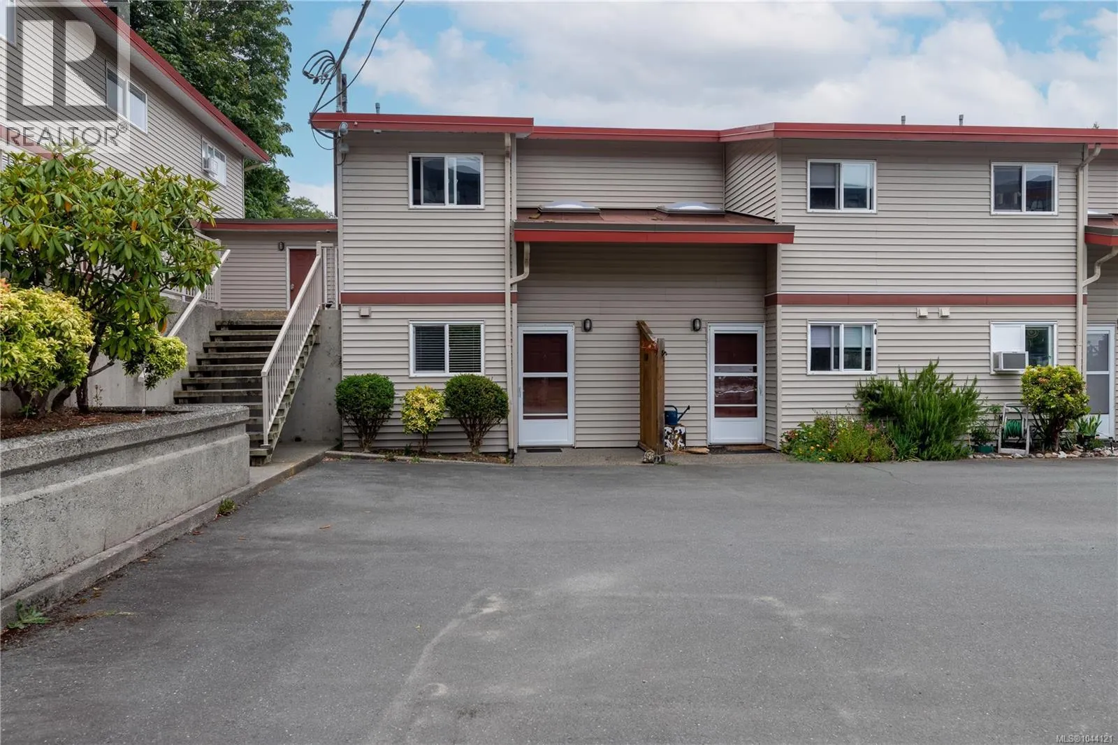 110 824 Island Hwy S