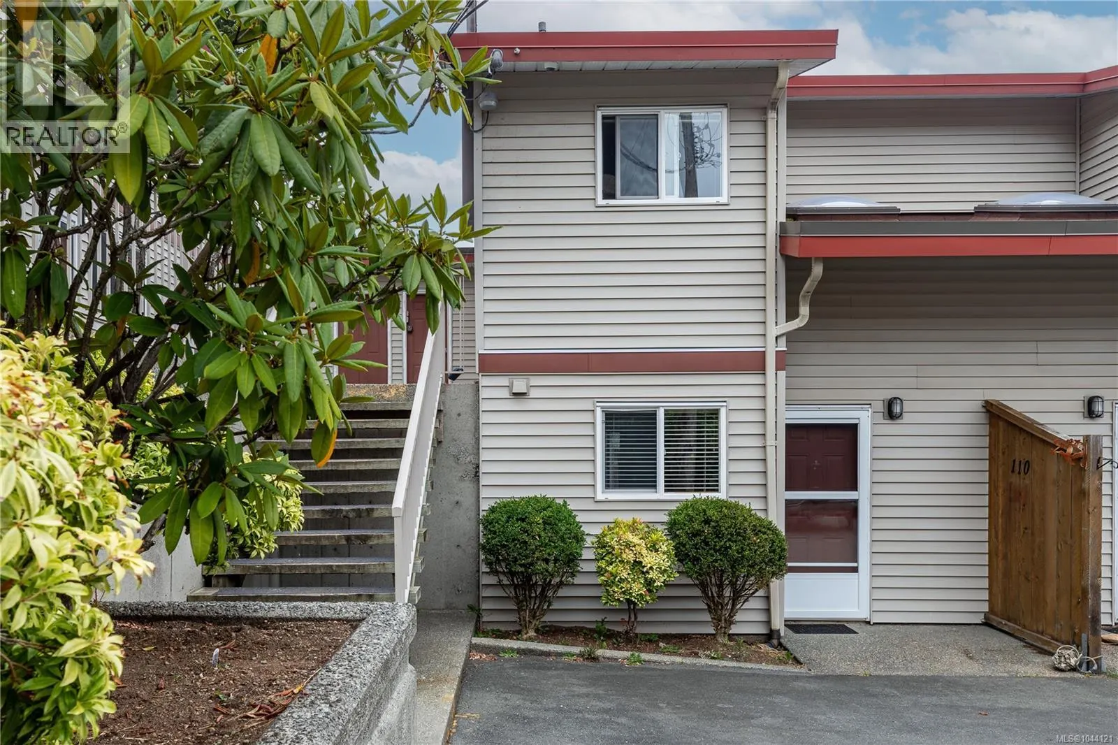 110 824 Island Hwy S