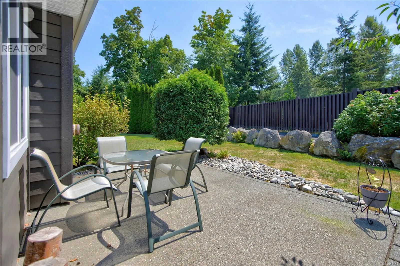 5 Strathcona Crt