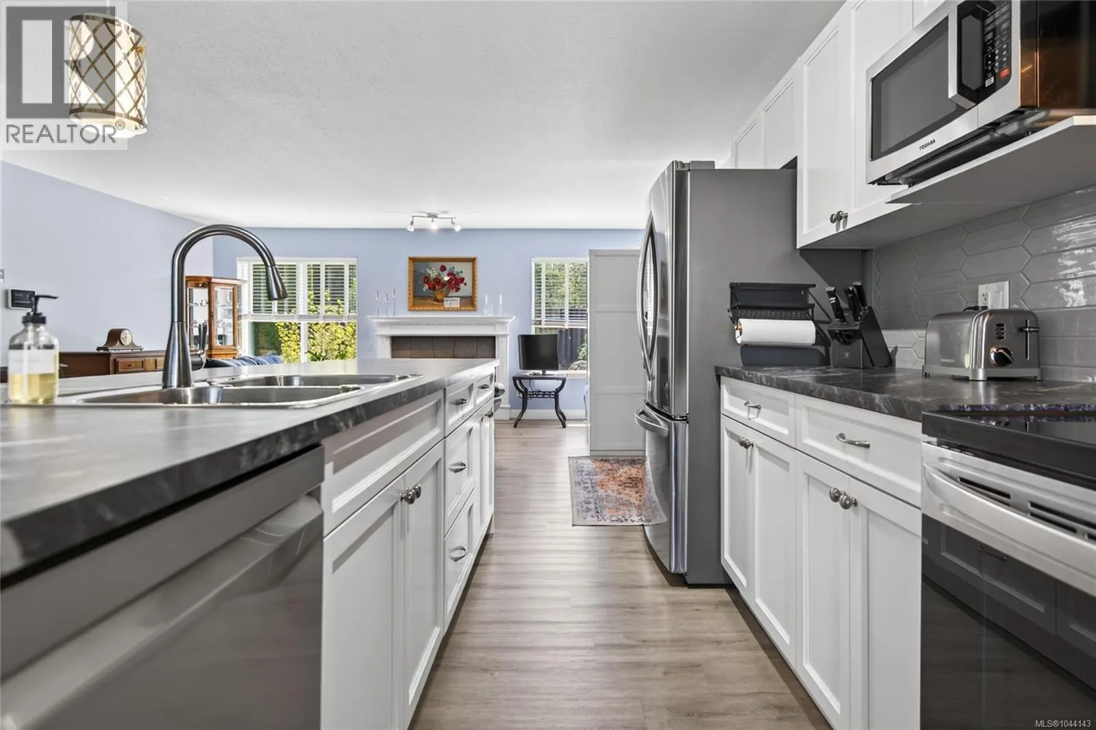 5 Strathcona Crt