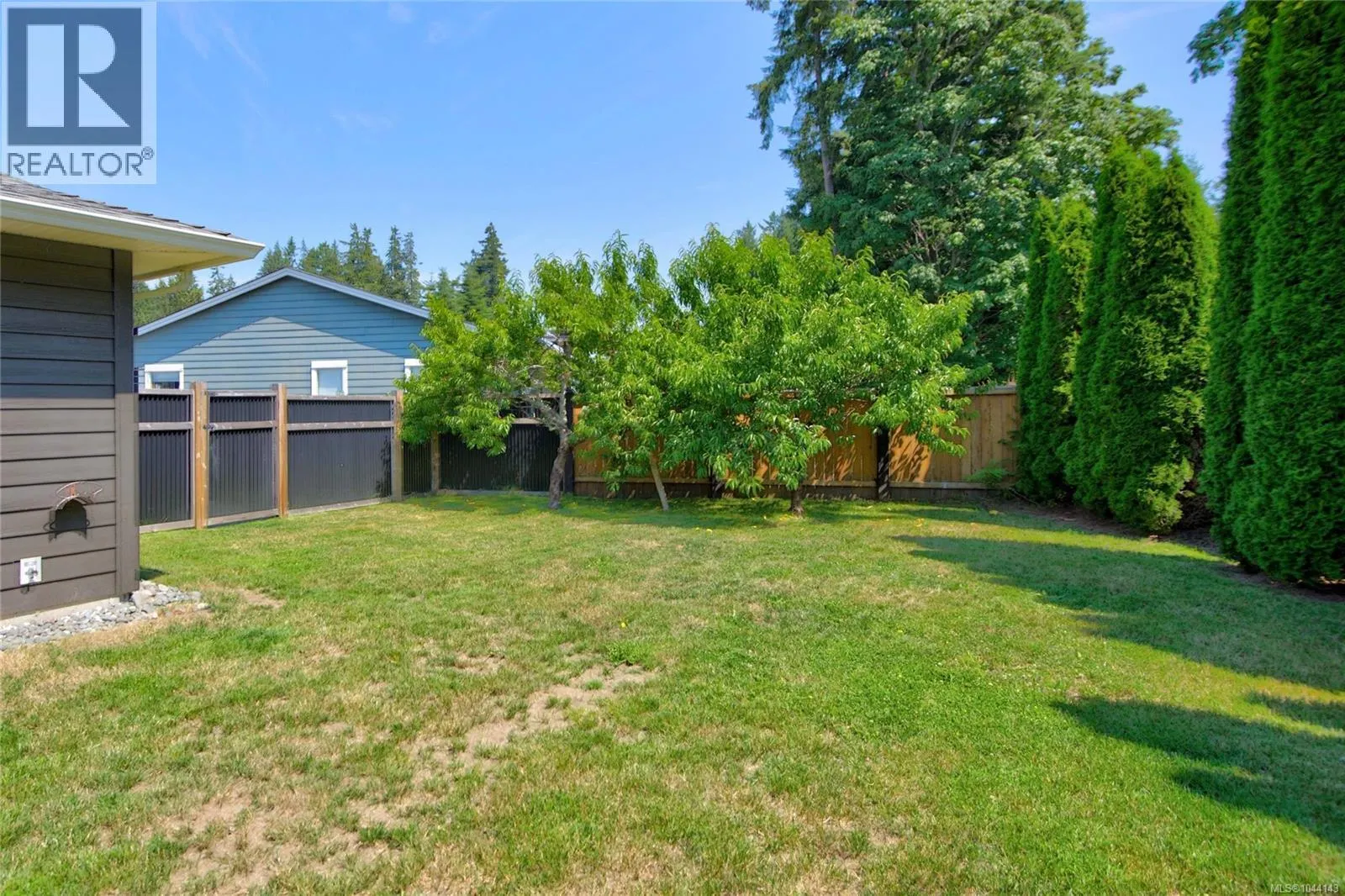 5 Strathcona Crt