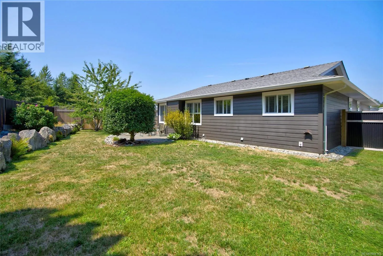 5 Strathcona Crt