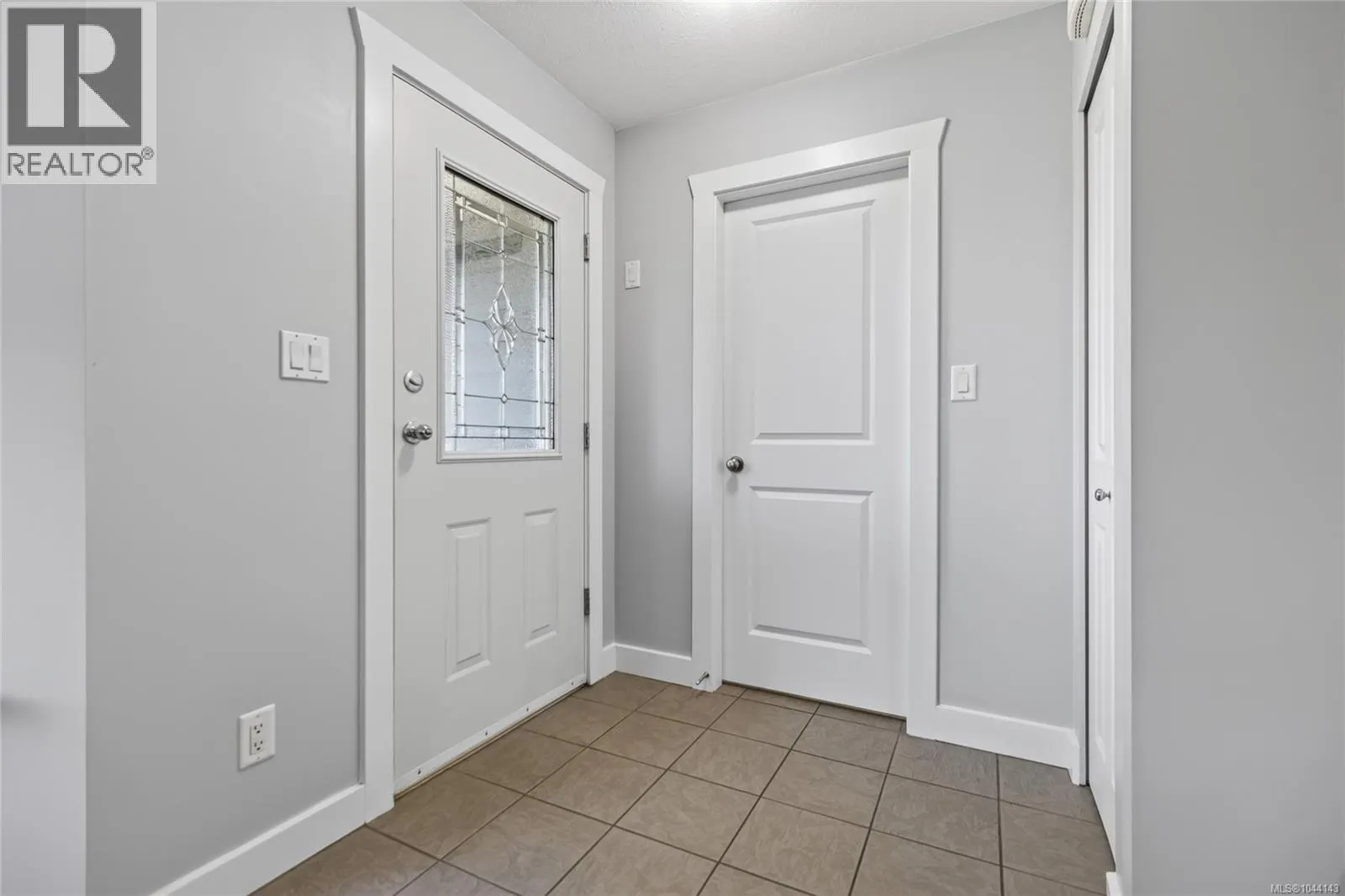 5 Strathcona Crt