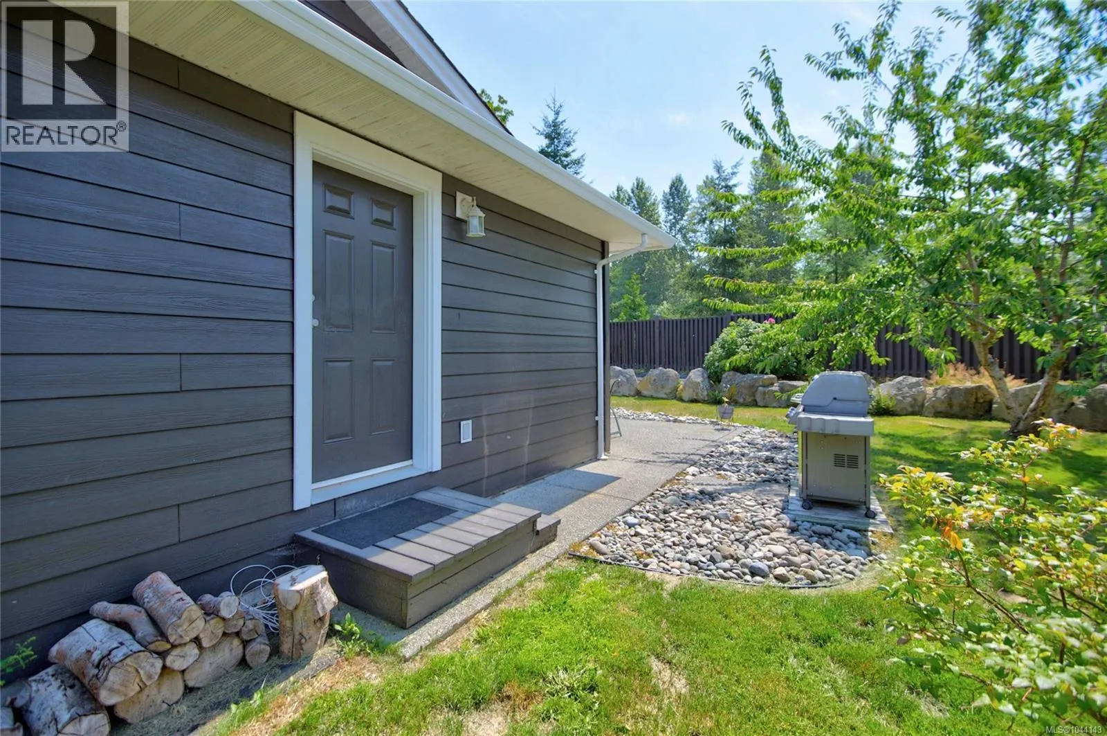 5 Strathcona Crt