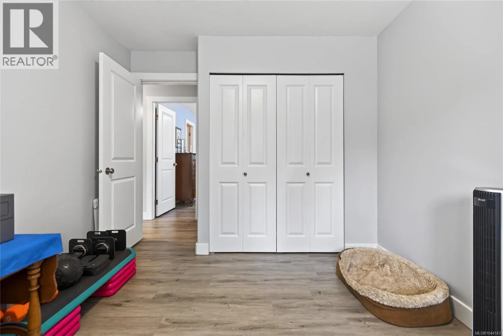 5 Strathcona Crt