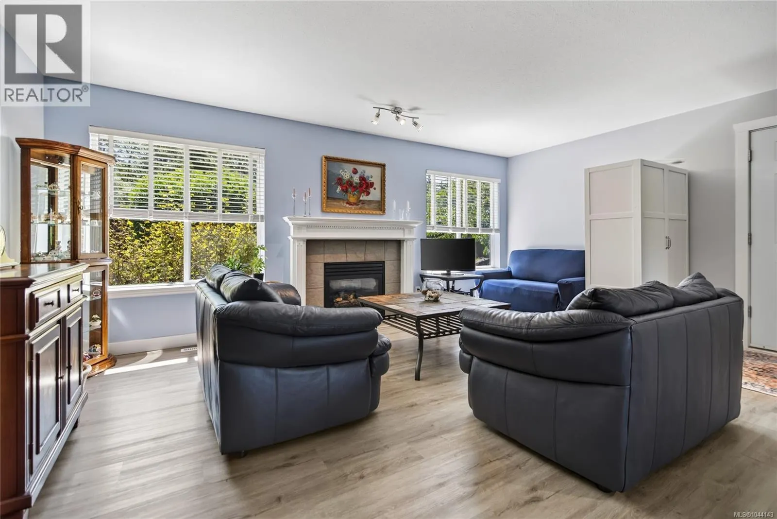 5 Strathcona Crt