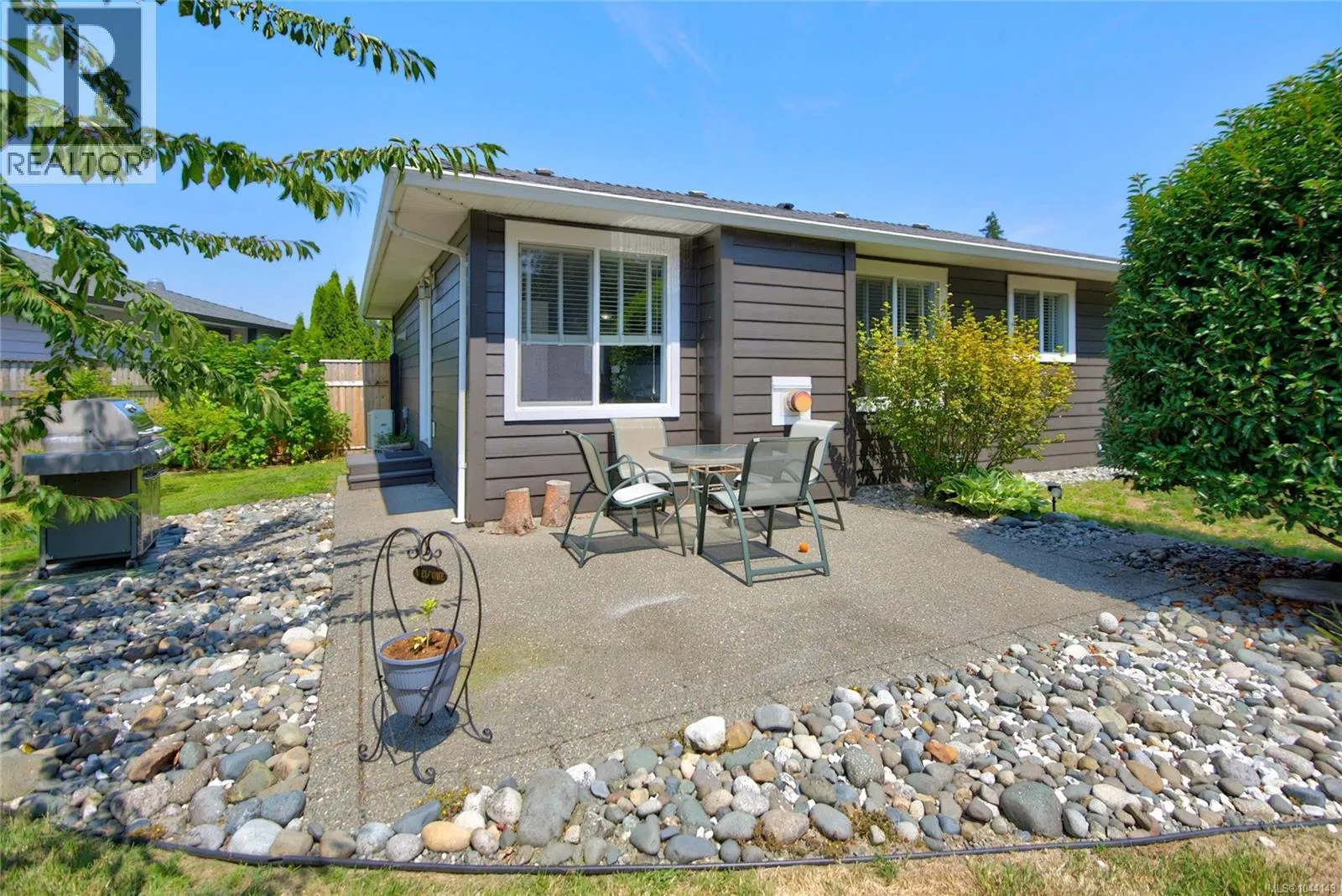 5 Strathcona Crt