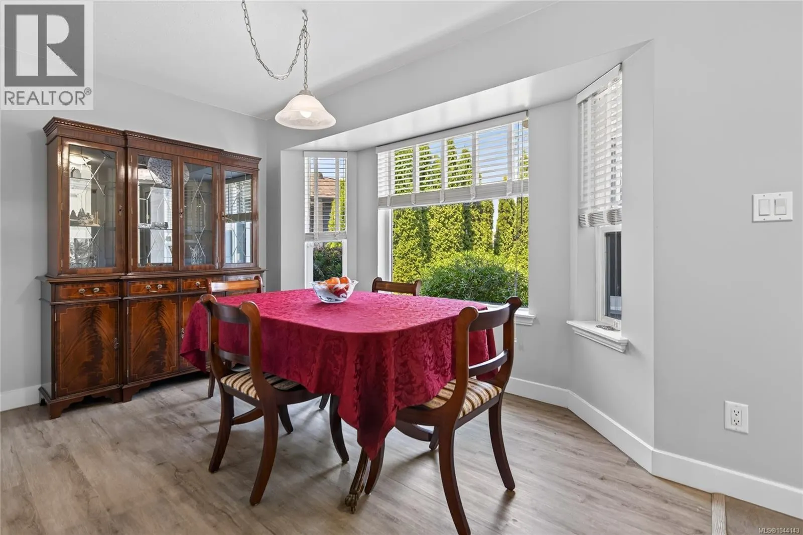 5 Strathcona Crt