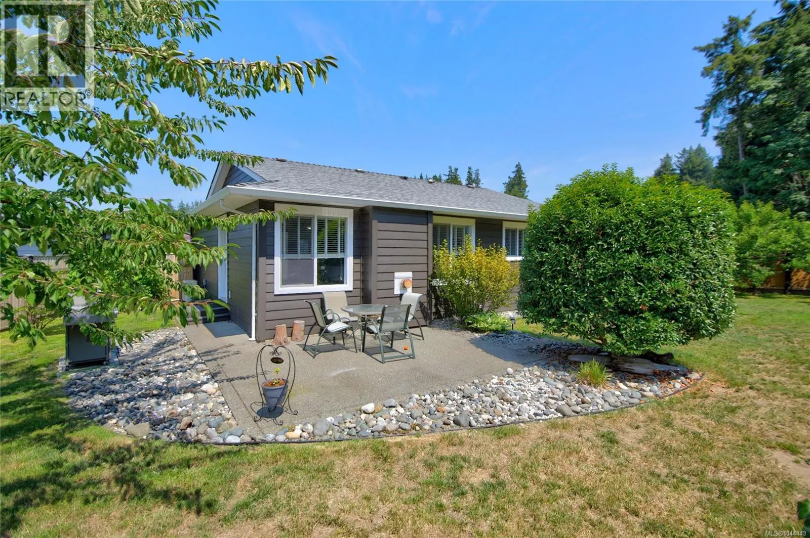 5 Strathcona Crt