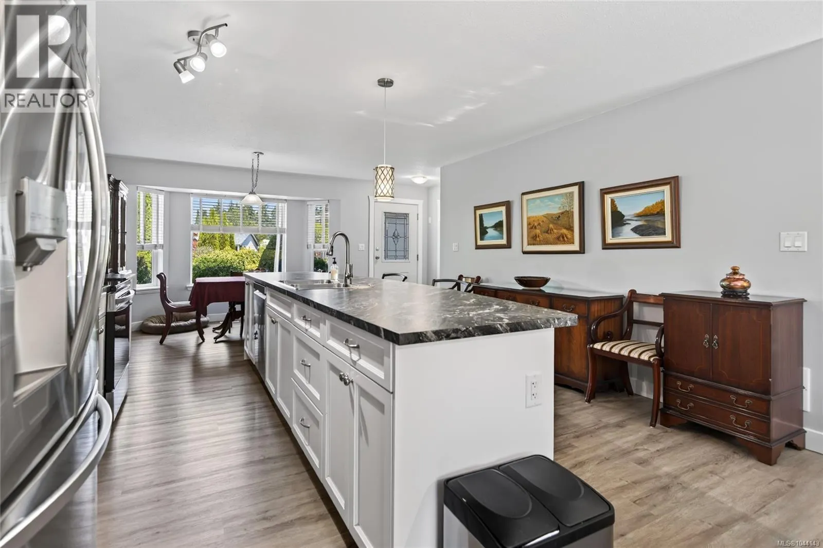 5 Strathcona Crt