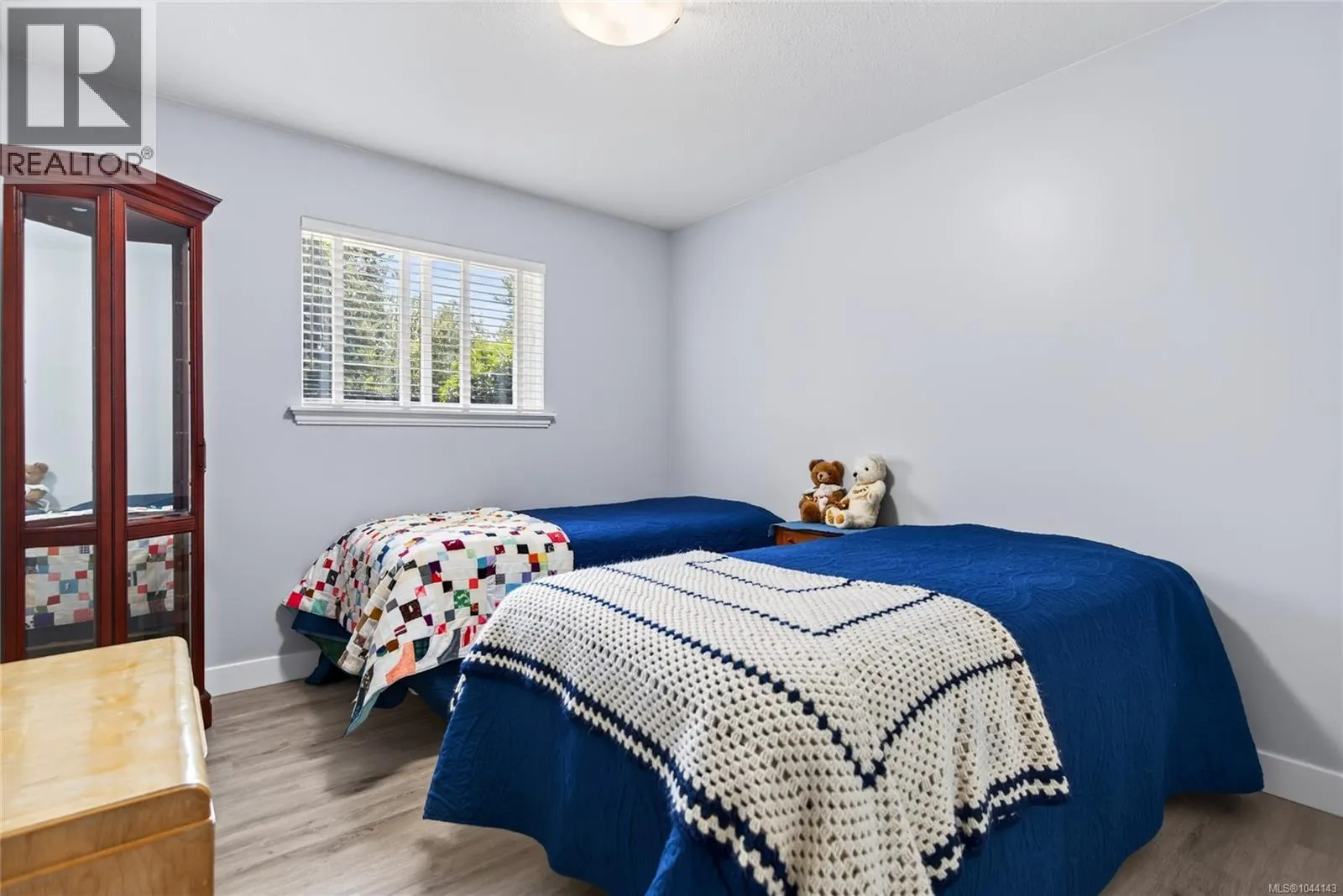 5 Strathcona Crt