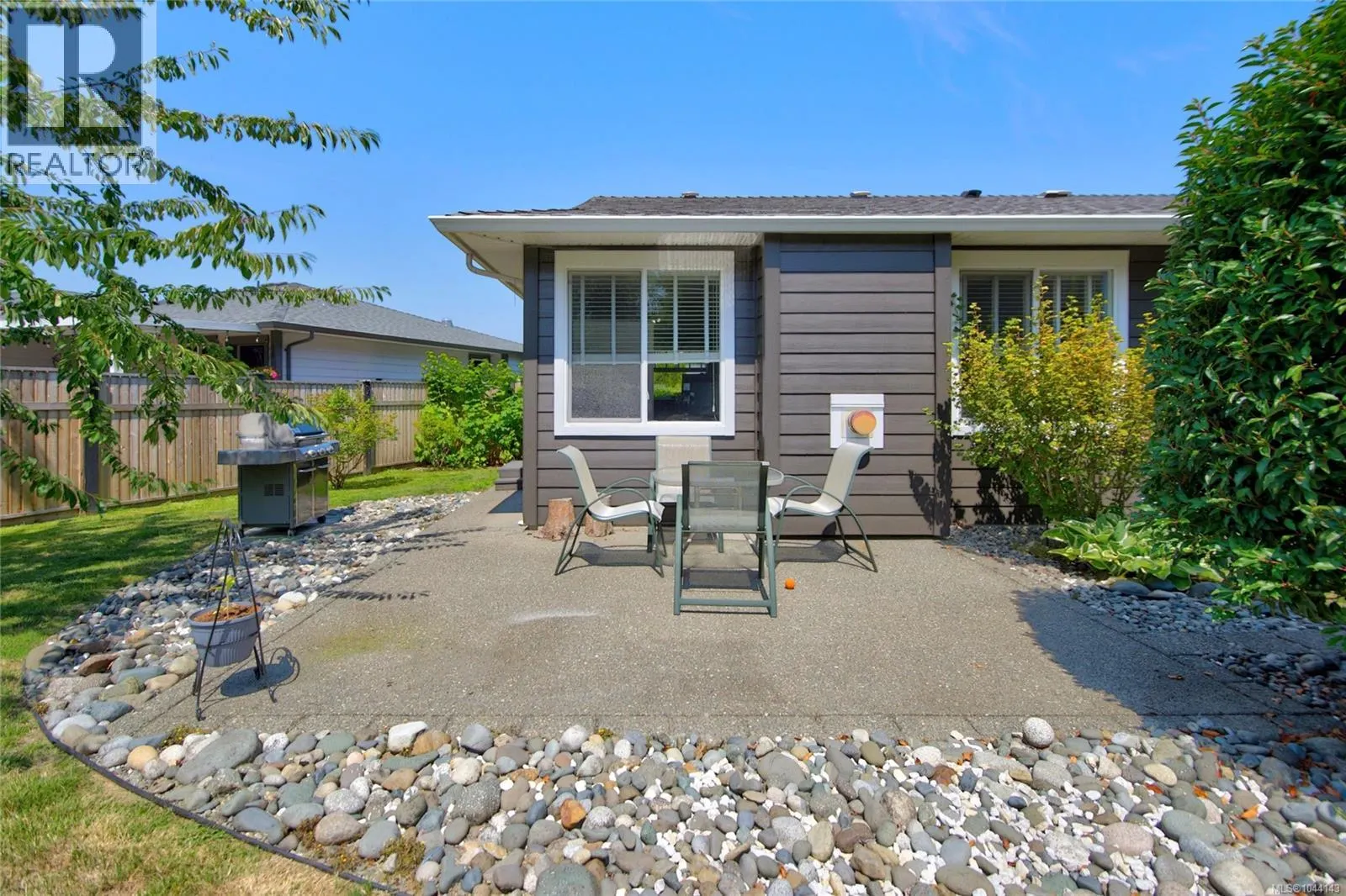 5 Strathcona Crt