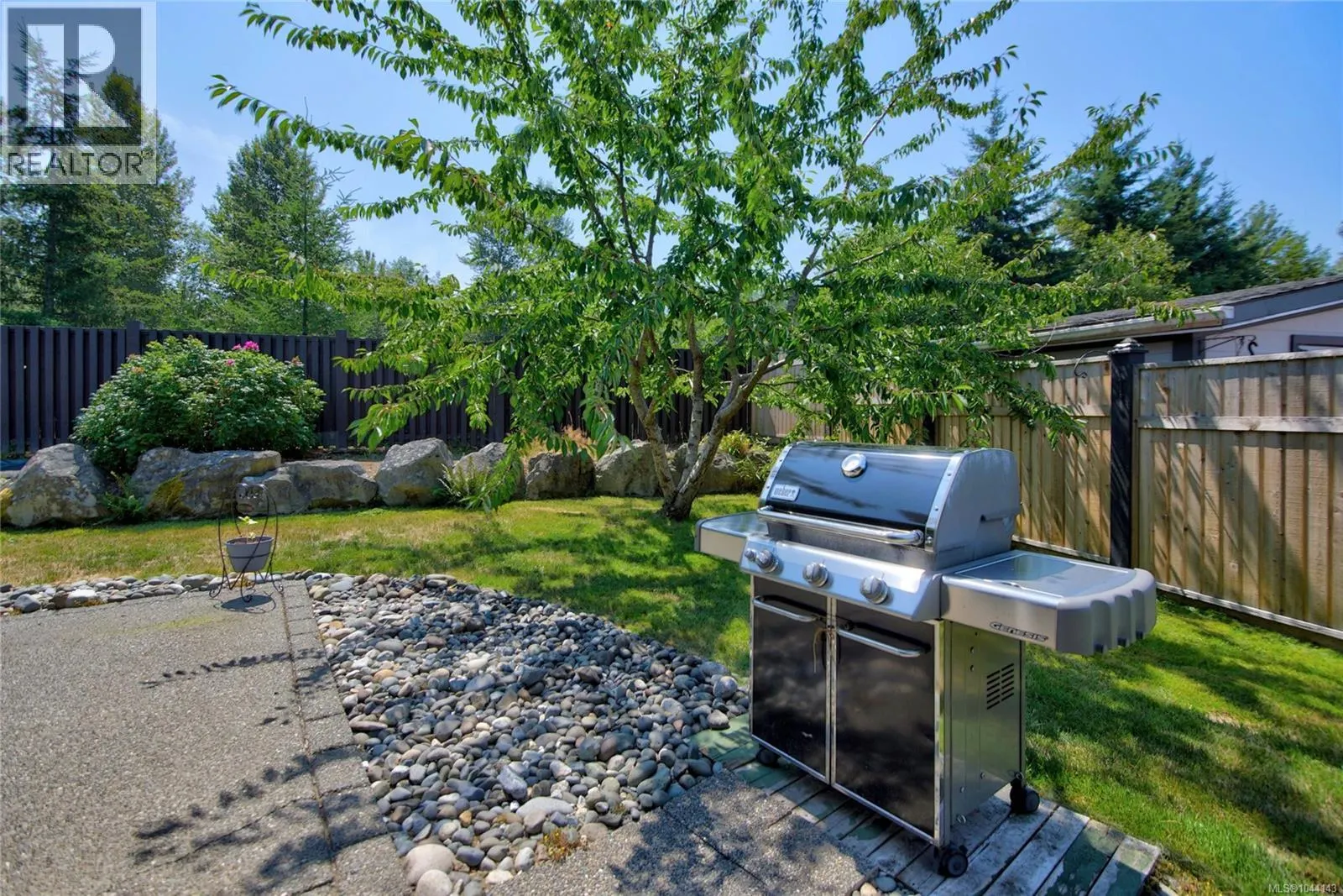 5 Strathcona Crt