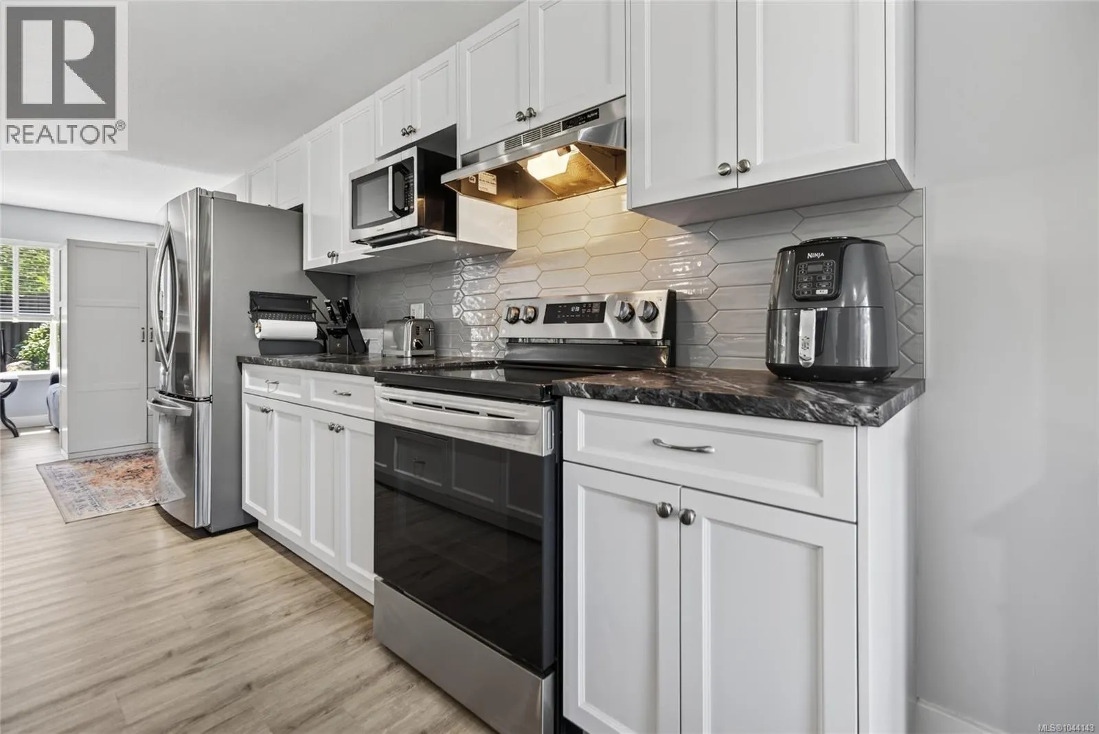 5 Strathcona Crt