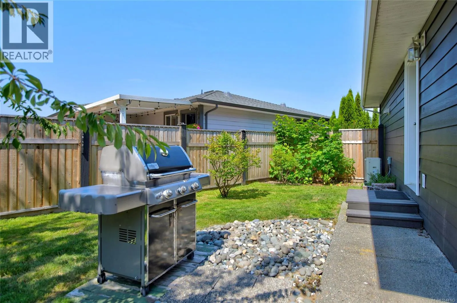 5 Strathcona Crt