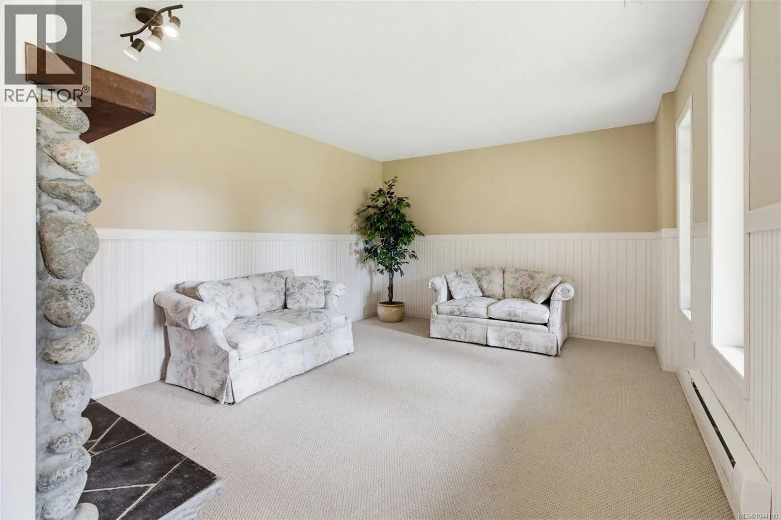 2595 Amanda Pl