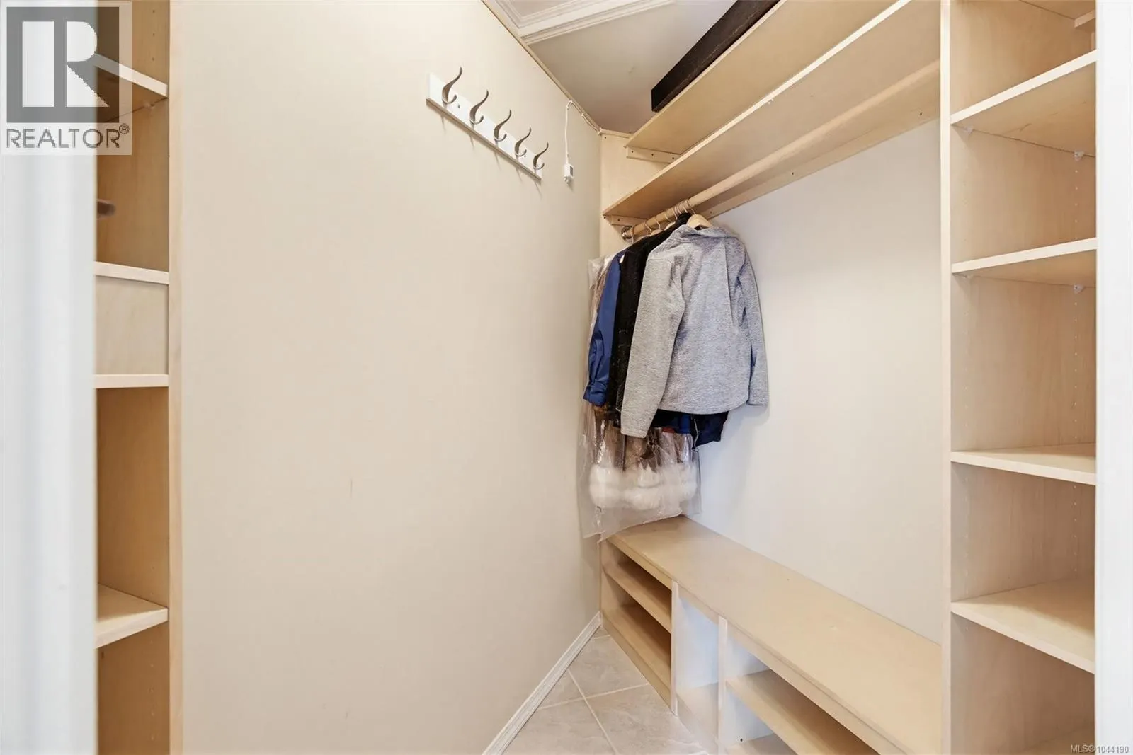 2595 Amanda Pl