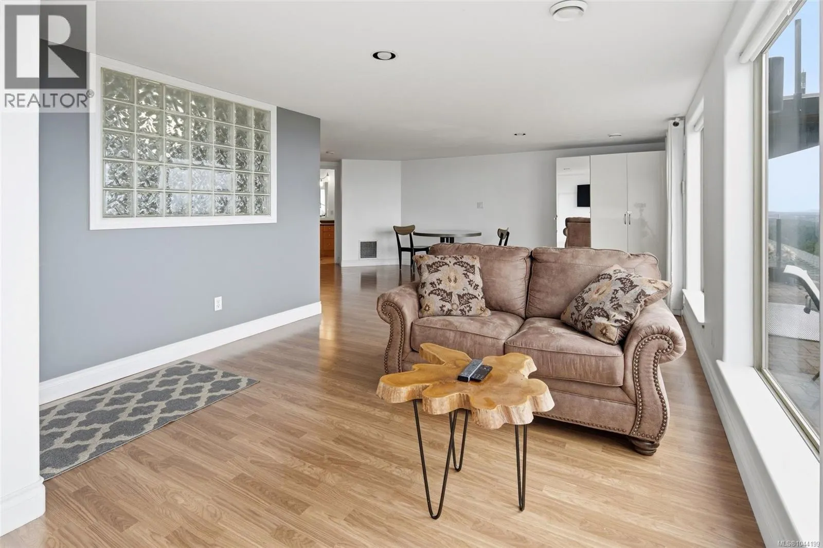 3392 Haida Dr