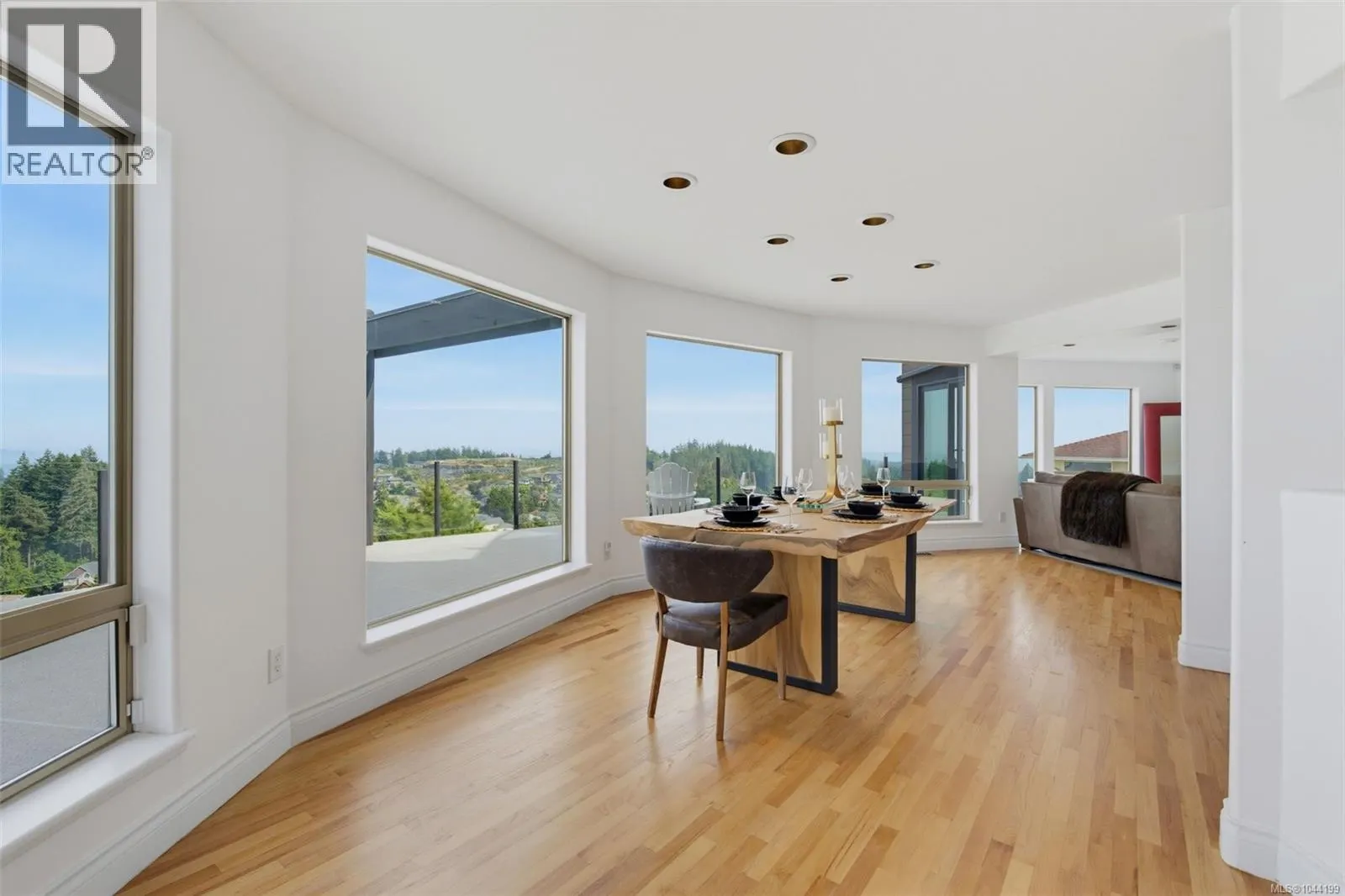 3392 Haida Dr
