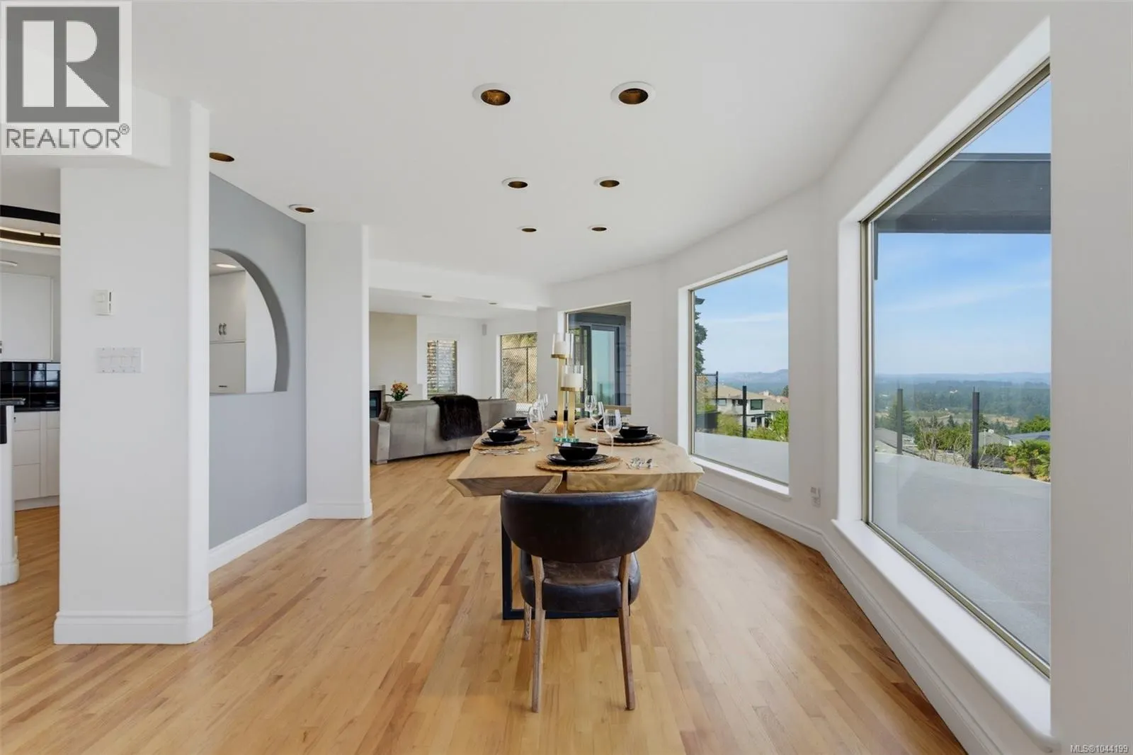 3392 Haida Dr