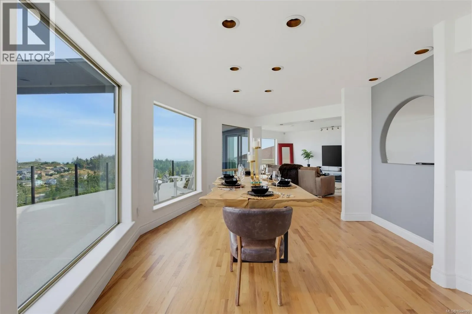3392 Haida Dr