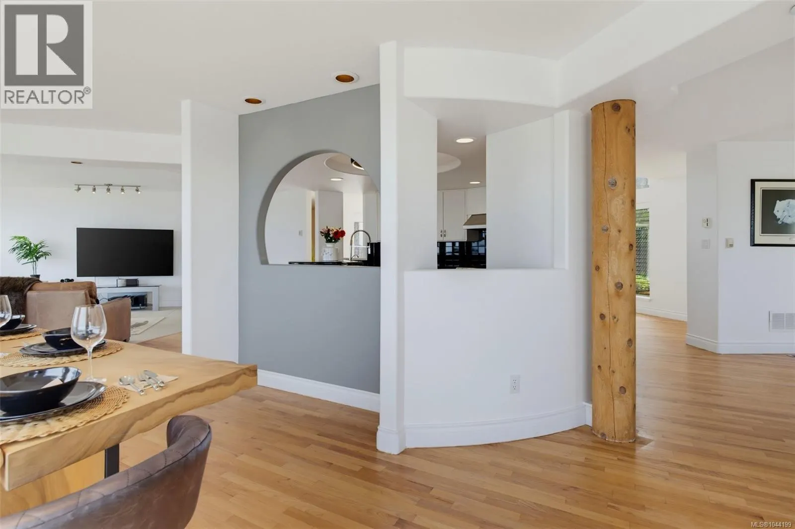 3392 Haida Dr