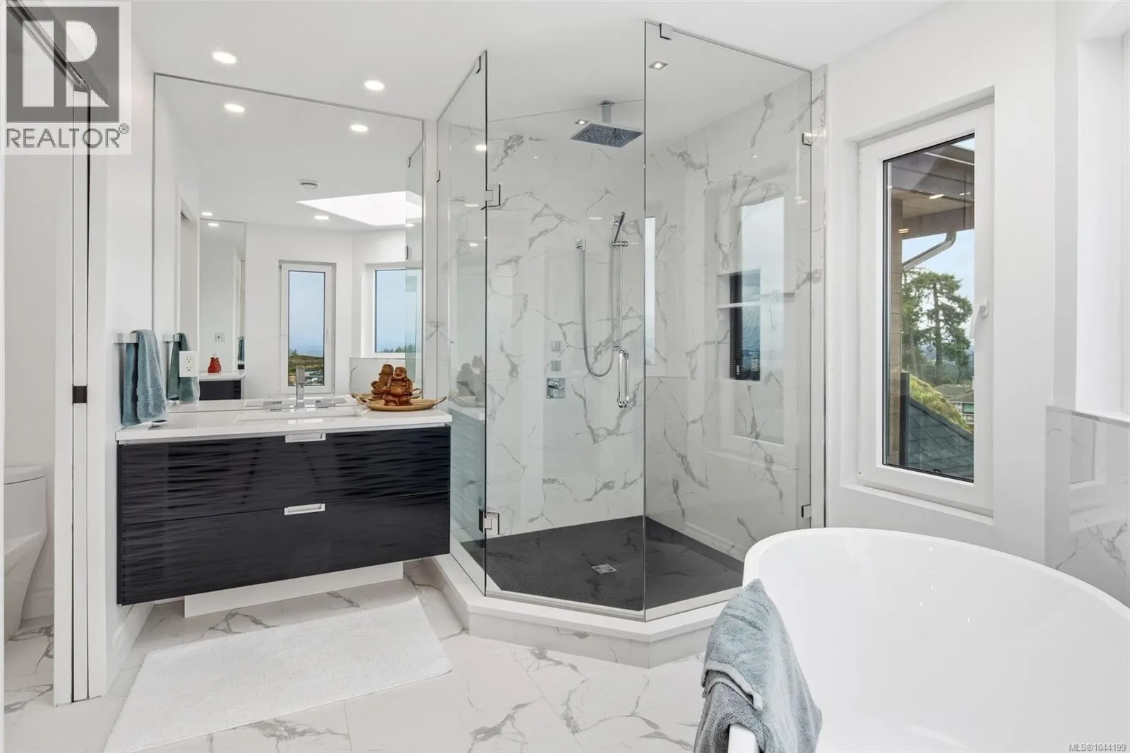 3392 Haida Dr