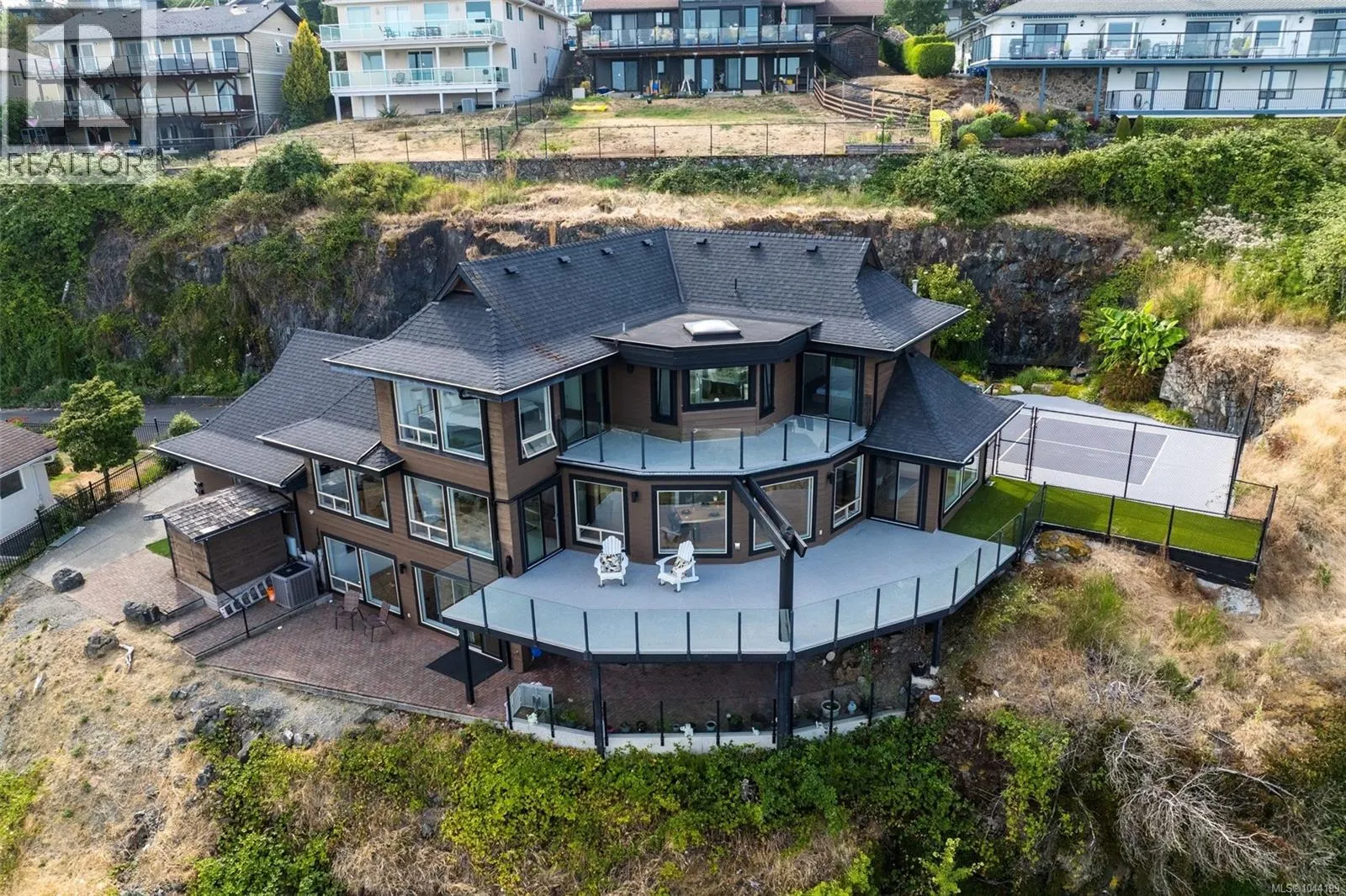3392 Haida Dr