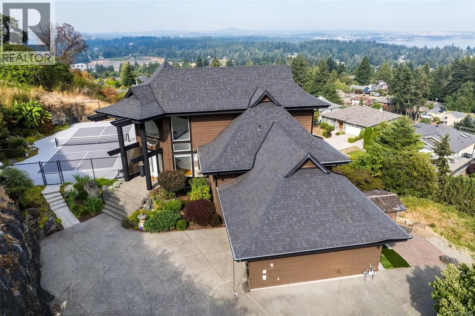 3392 Haida Dr