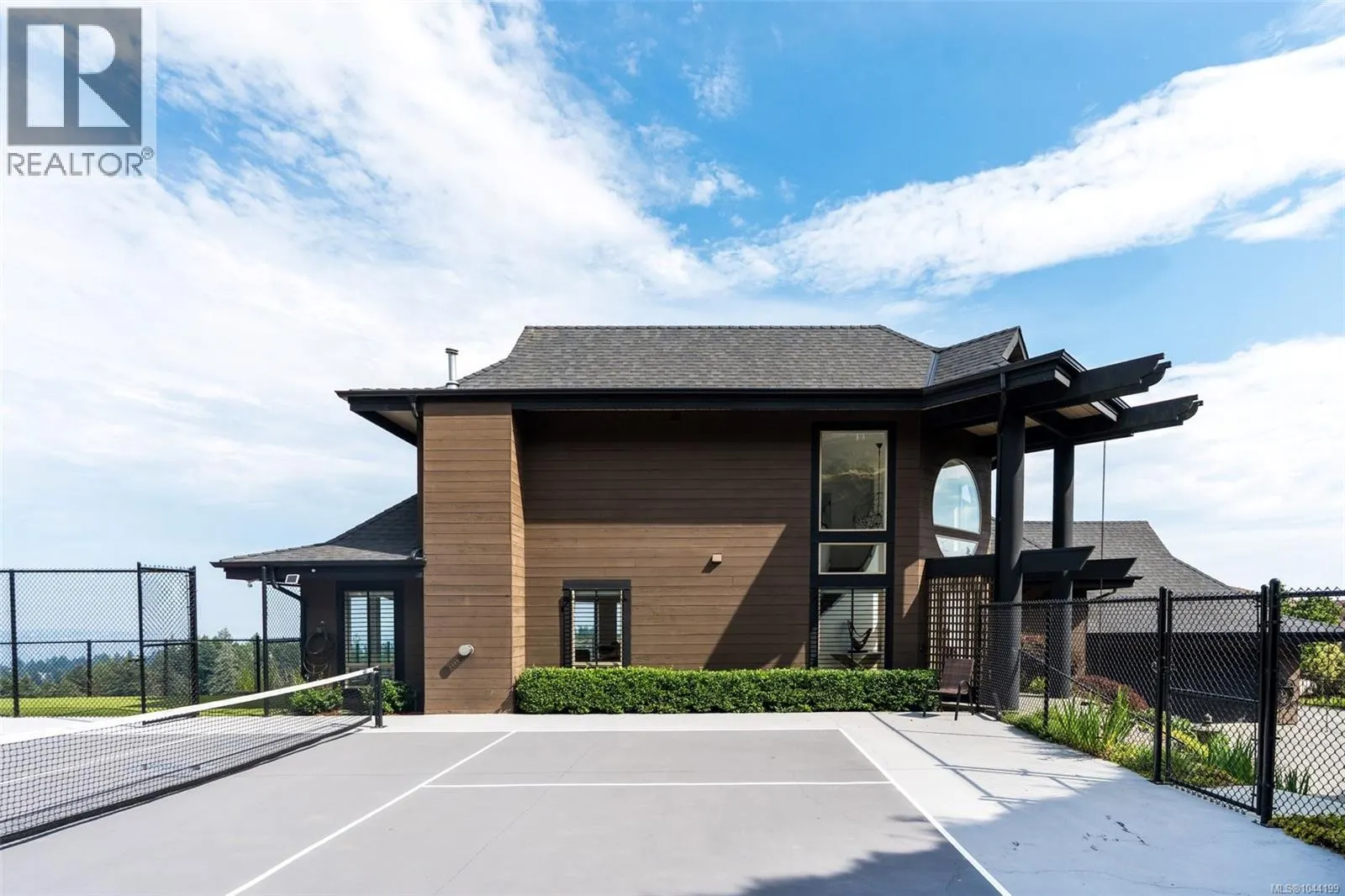 3392 Haida Dr