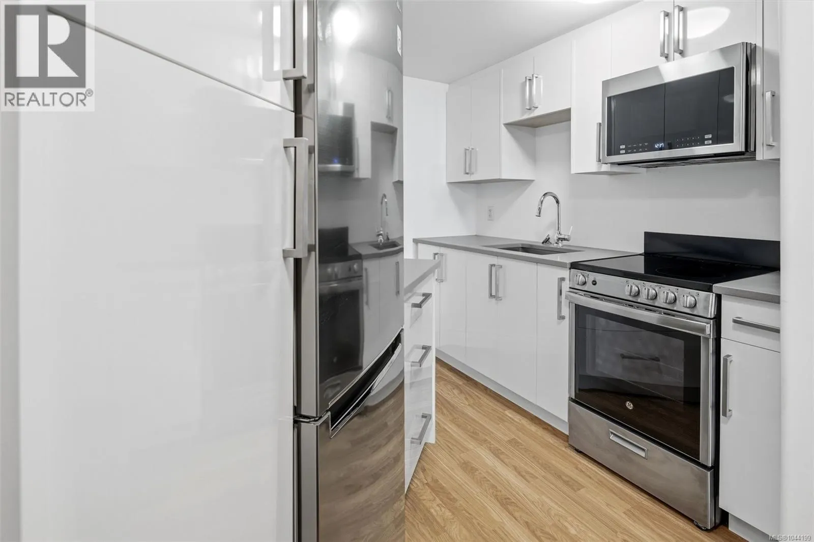 3392 Haida Dr