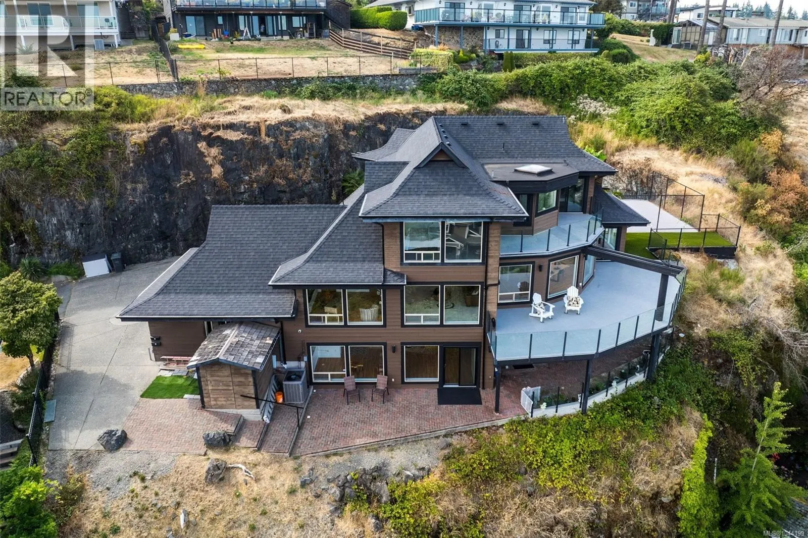 3392 Haida Dr
