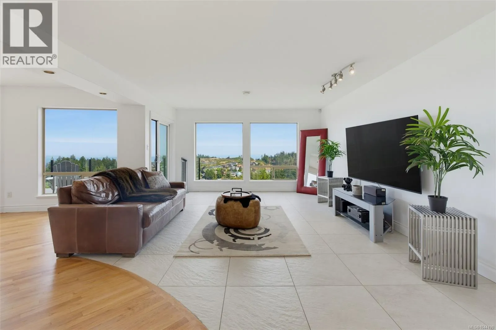 3392 Haida Dr